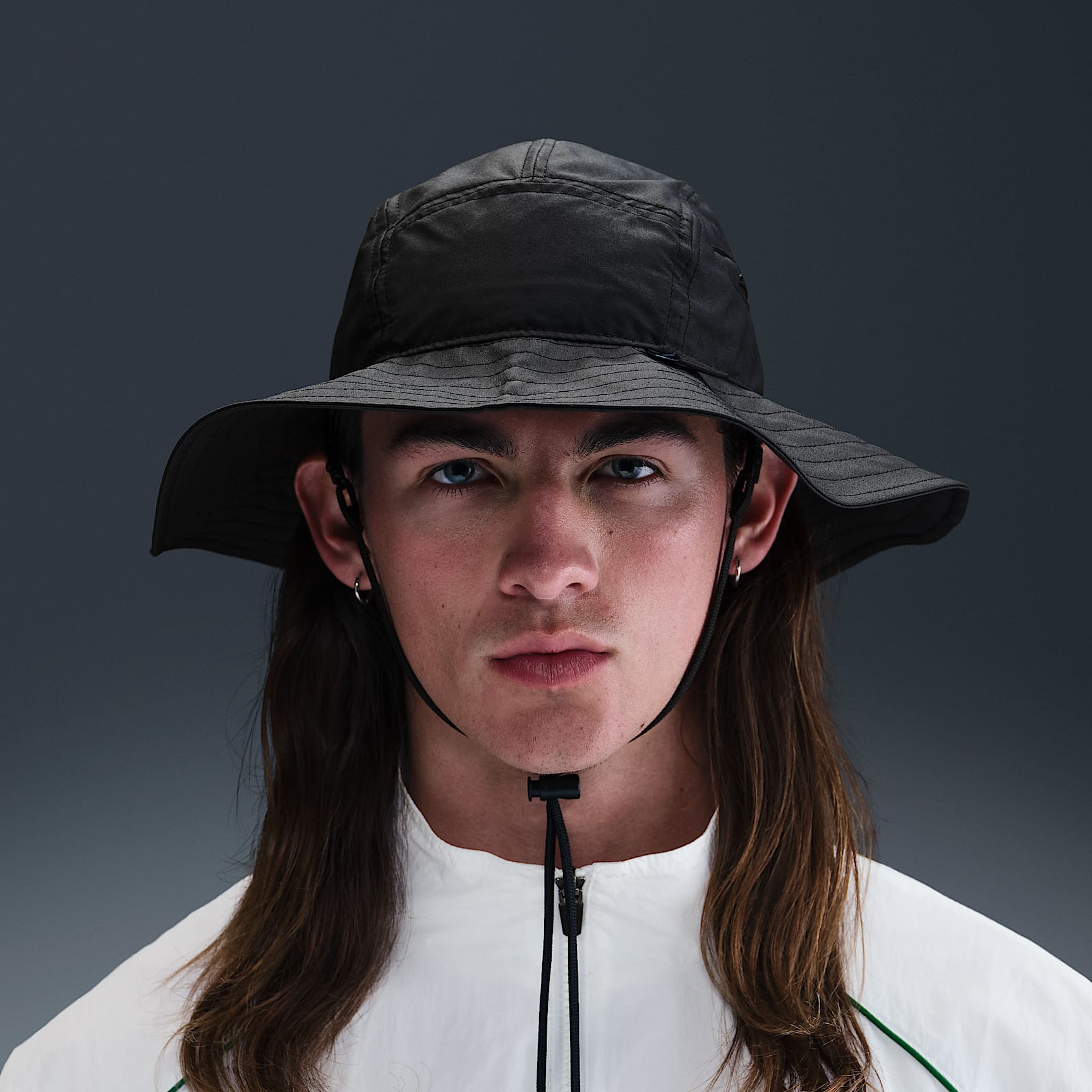 Nike Apex Wide-Brim Bucket Hat