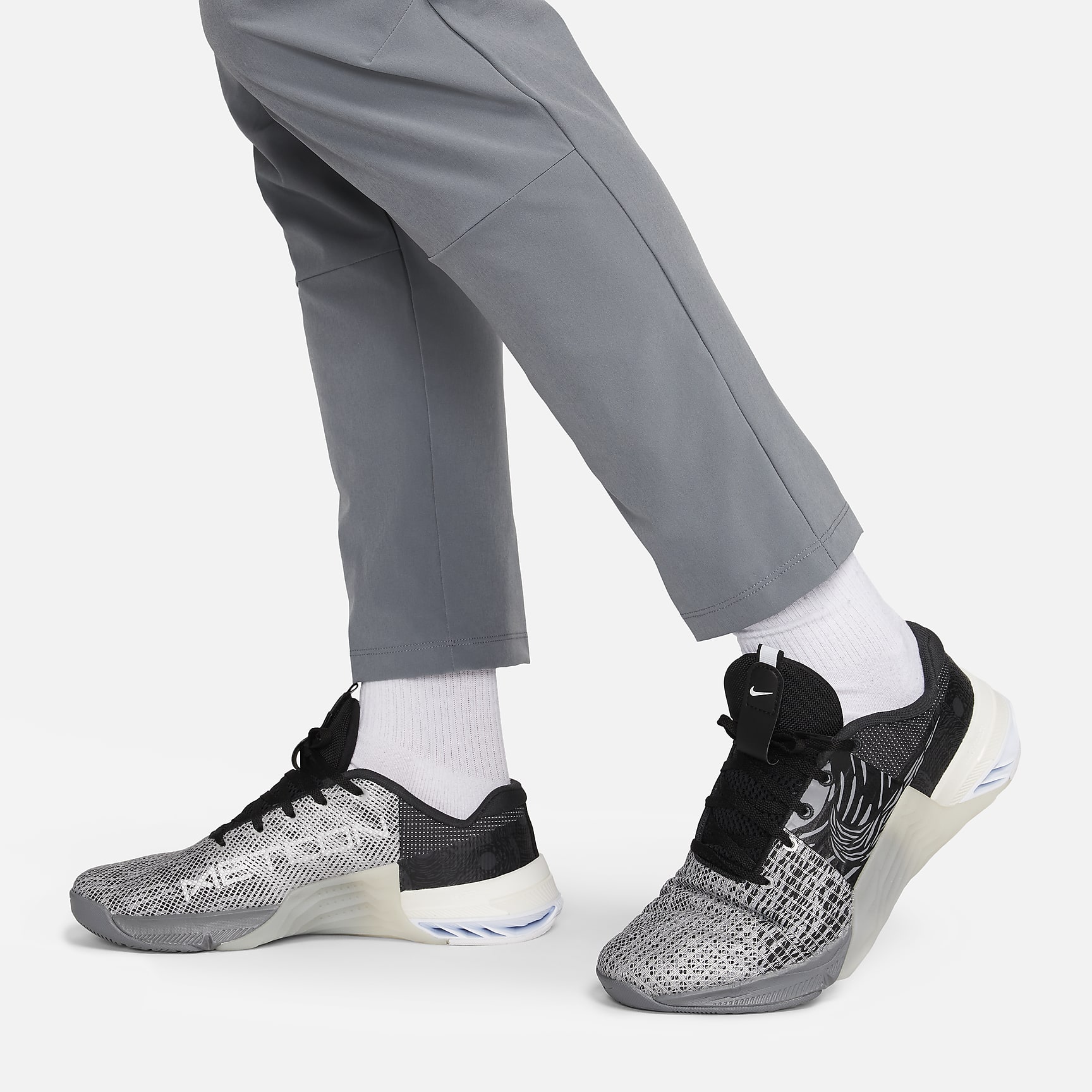 Nike Unlimited Men's Dri-FIT Tapered Leg Versatile Pants
