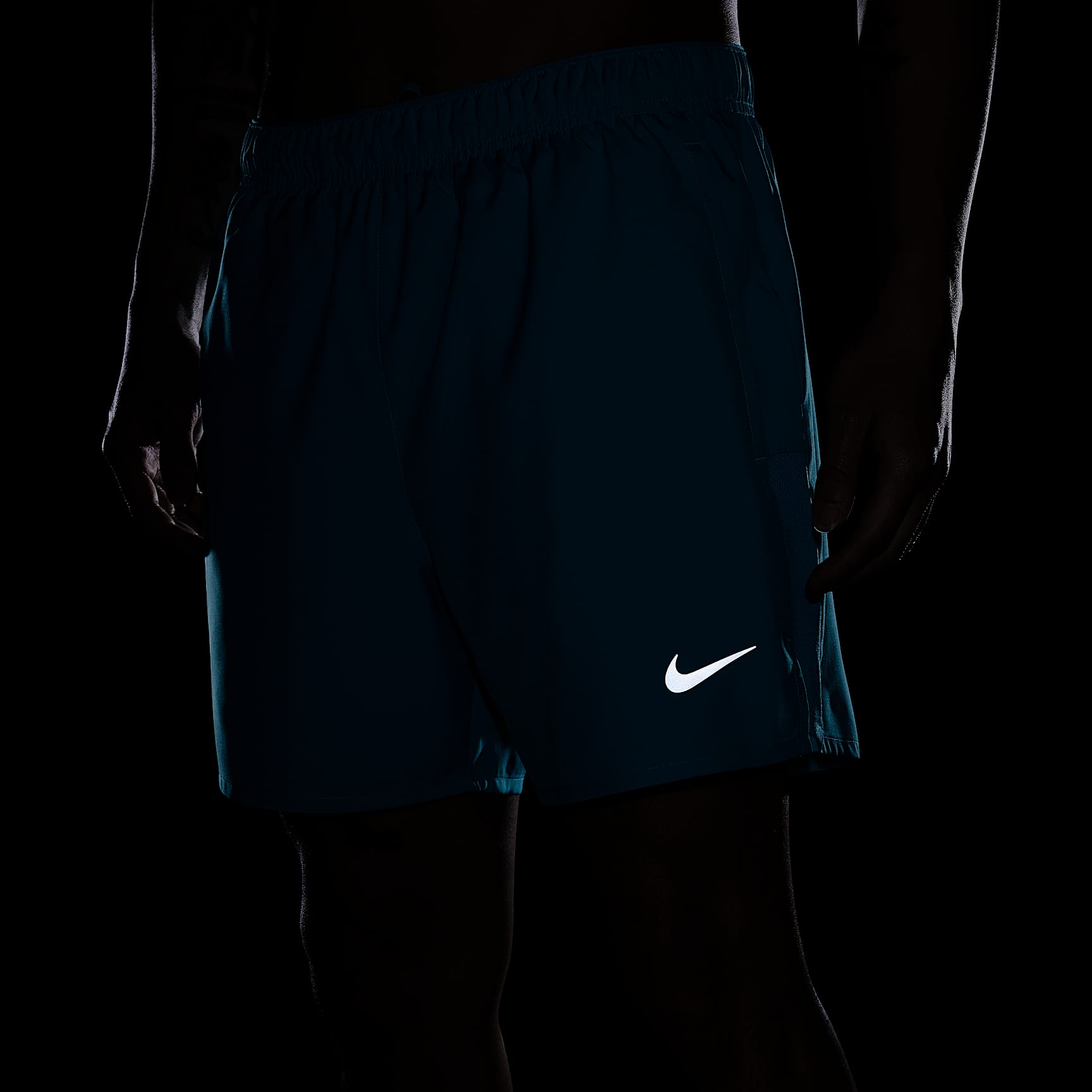 Nike Challenger Men's Dri-FIT 5" 2-in-1 Versatile Shorts