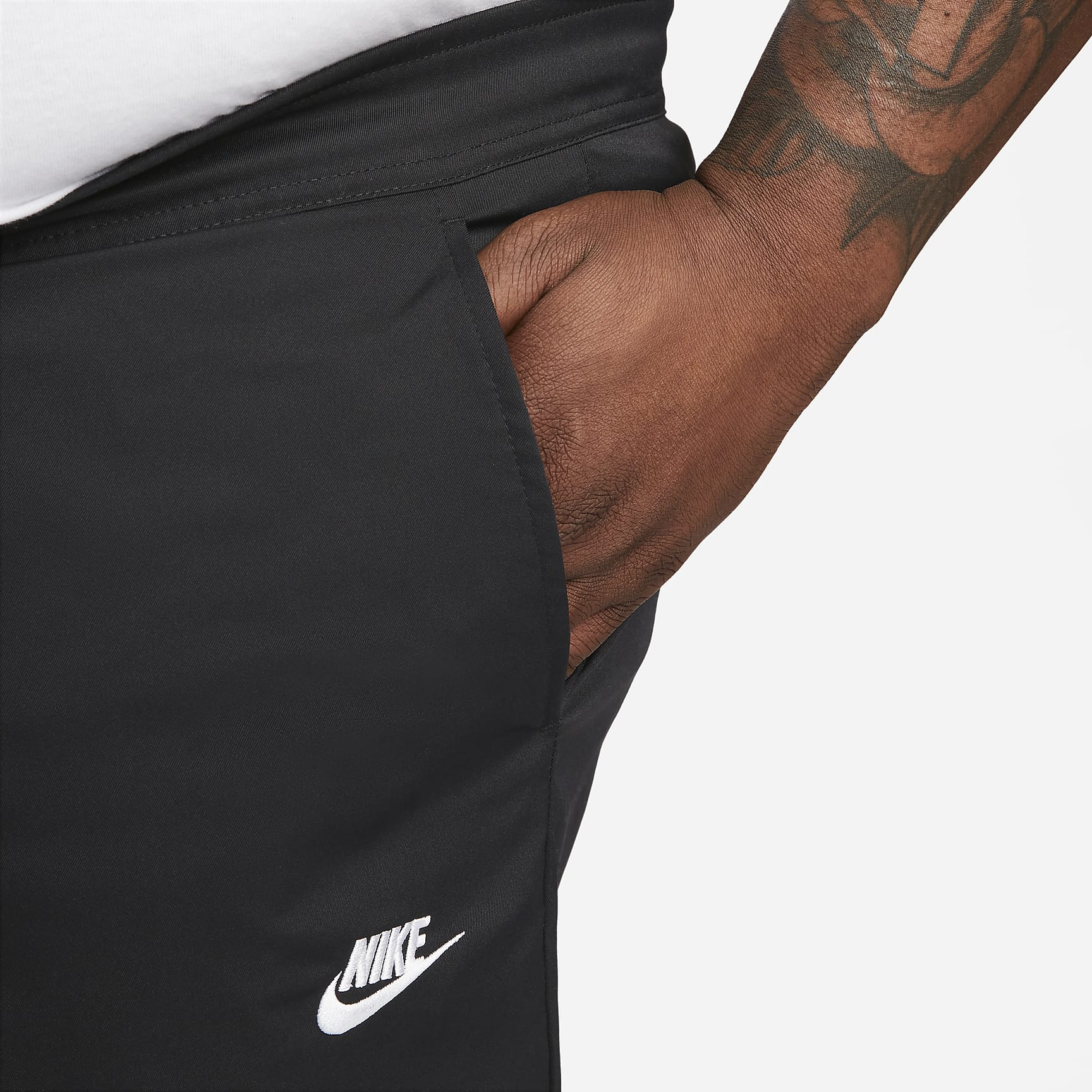 Nike Club Men's Woven Tapered Leg Pants