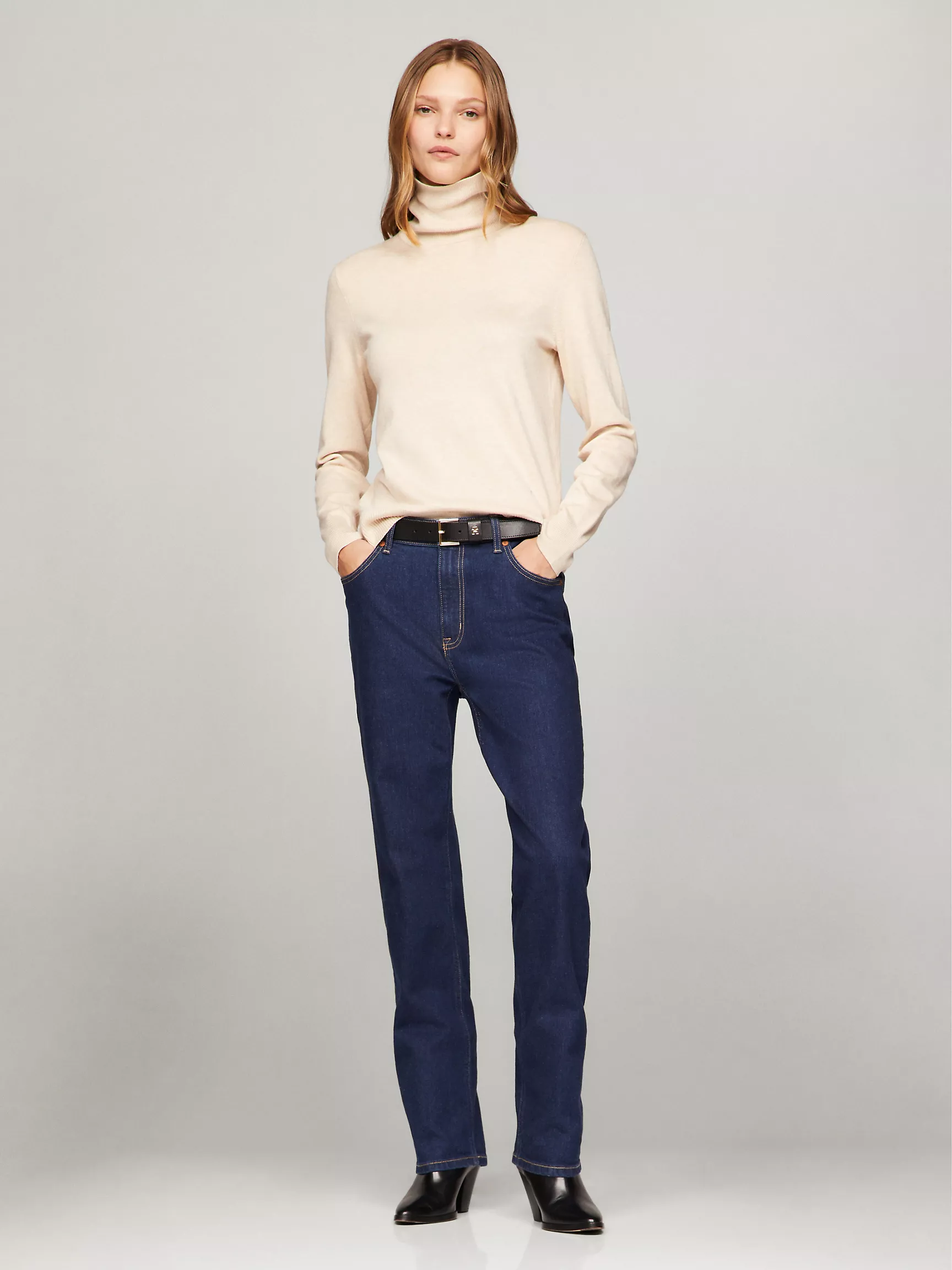 Женский свитер Tommy Hilfiger, Приталенный однотонный свитер с высоким воротником