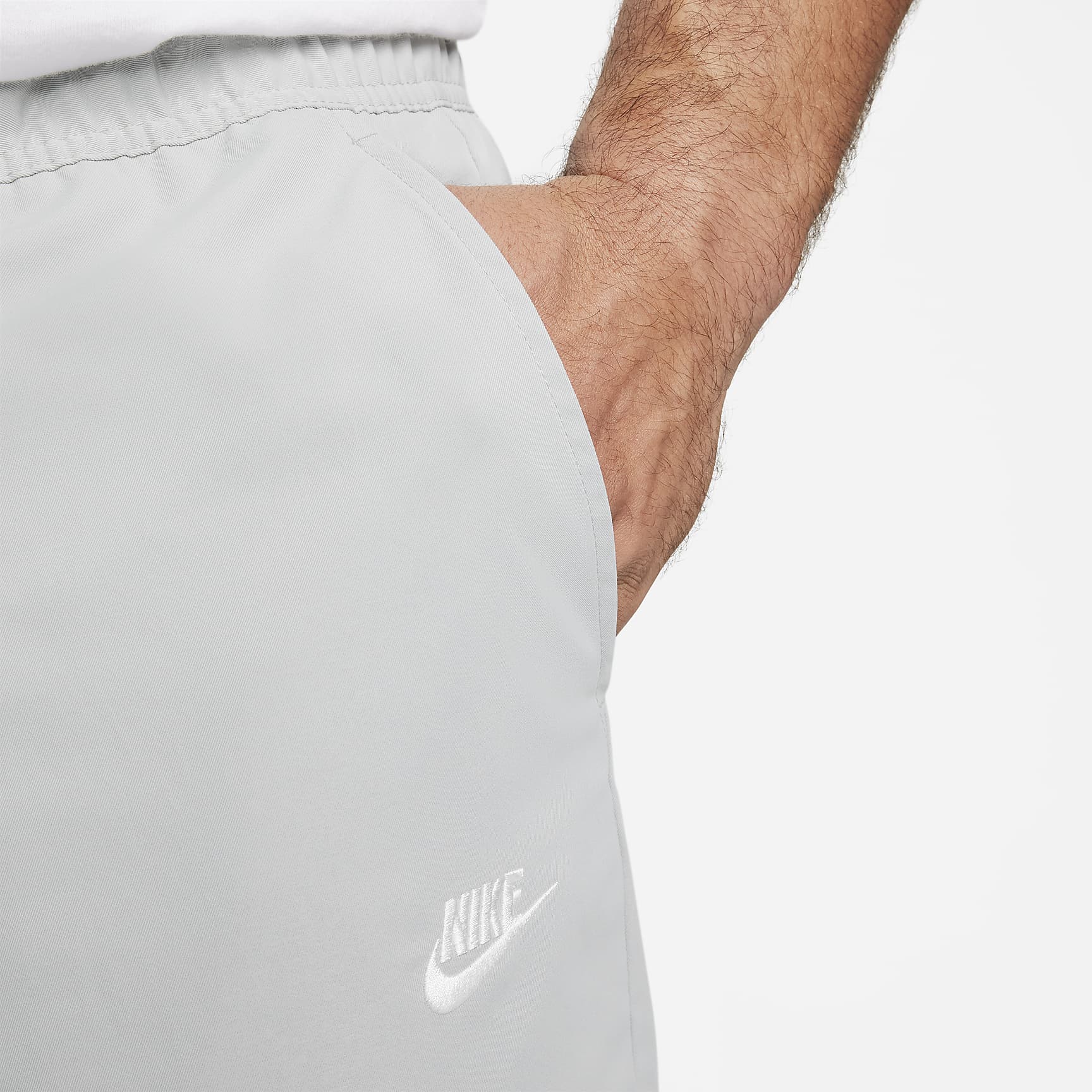Nike Club Men's Woven Tapered Leg Pants