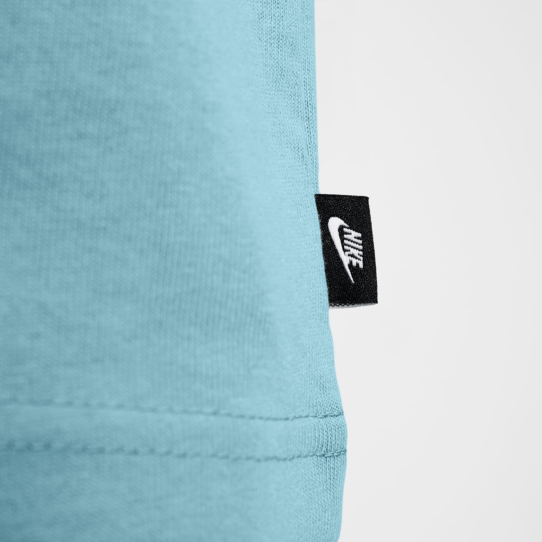 Nike Sportswear Premium Essentials Men's Pocket T-Shirt