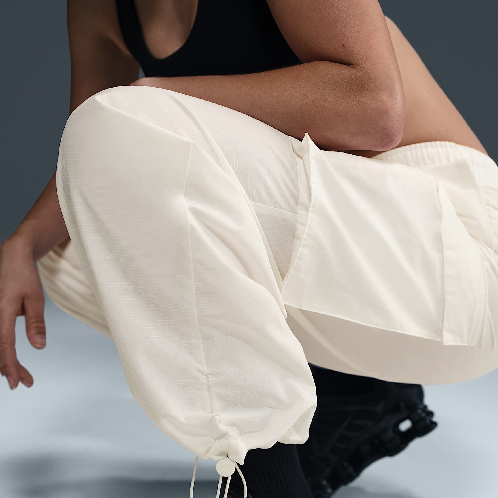Nike Sportswear Everything Wovens Women's Mid-Rise Cargo Pants