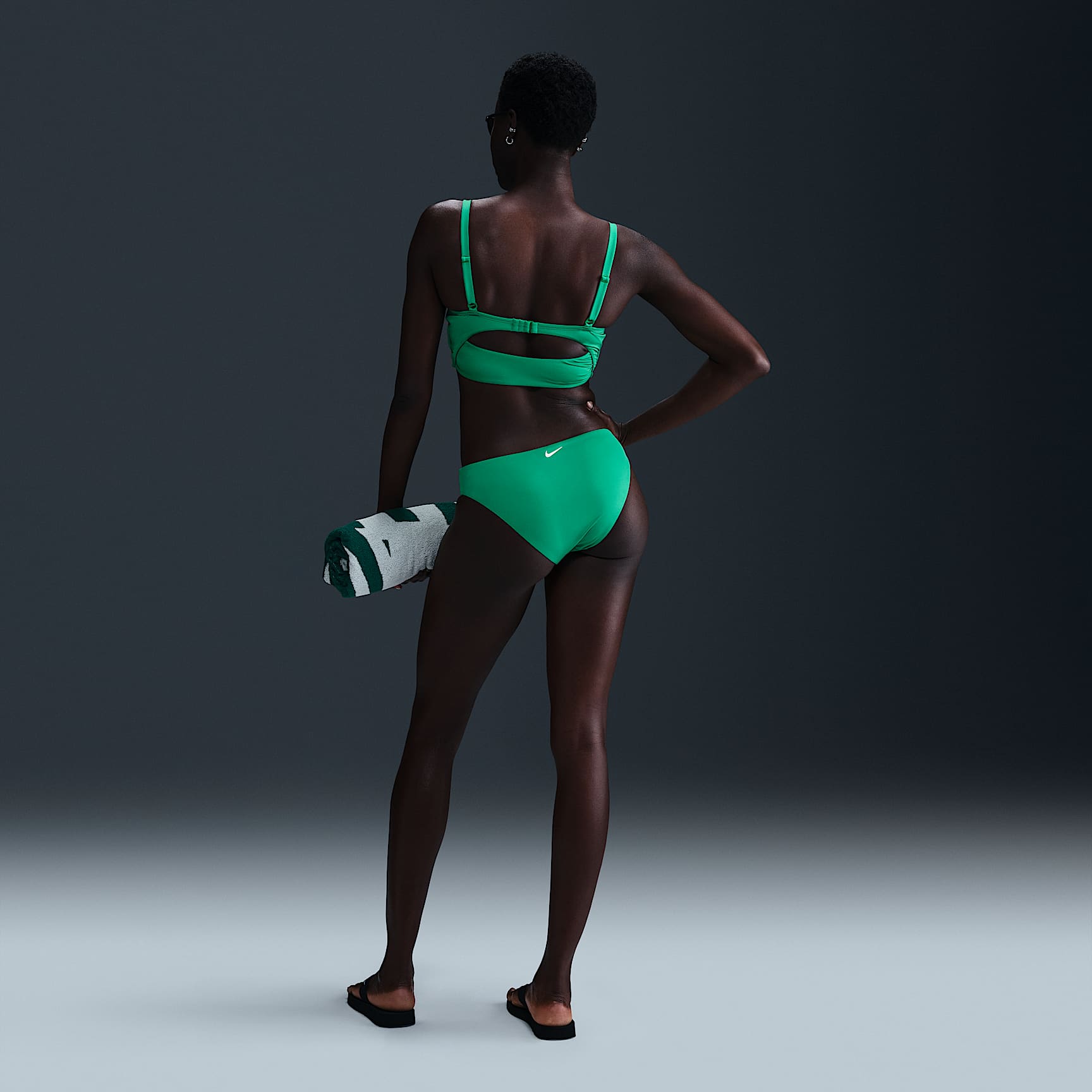 Nike Swim Essential Women's V-Neck Midkini