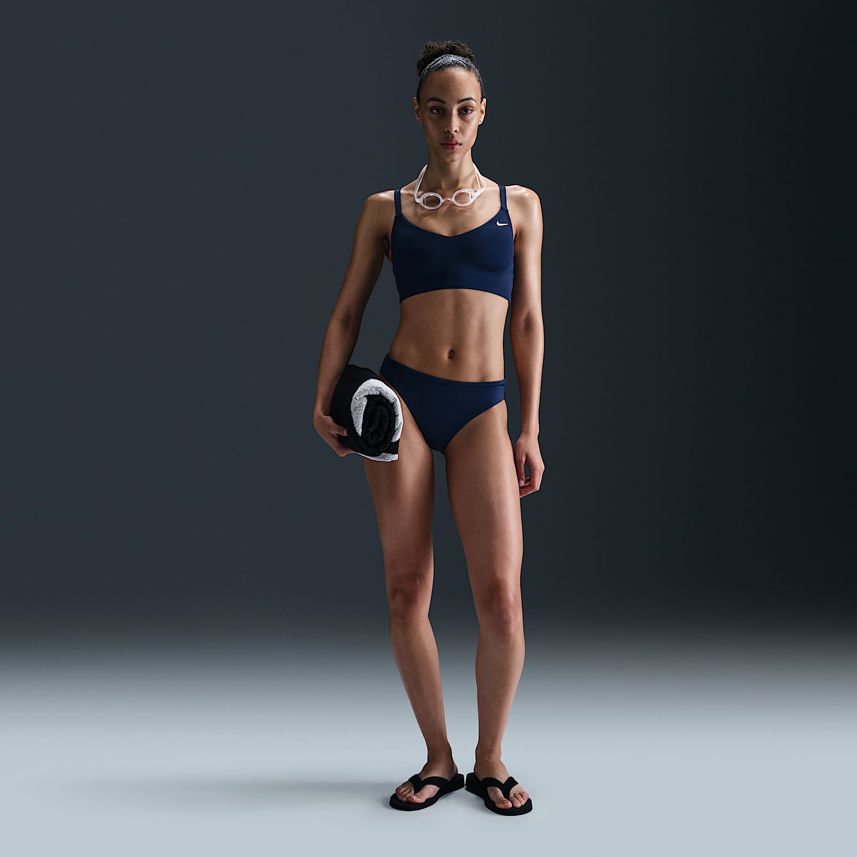 Nike Swim Essential Women's V-Neck Midkini
