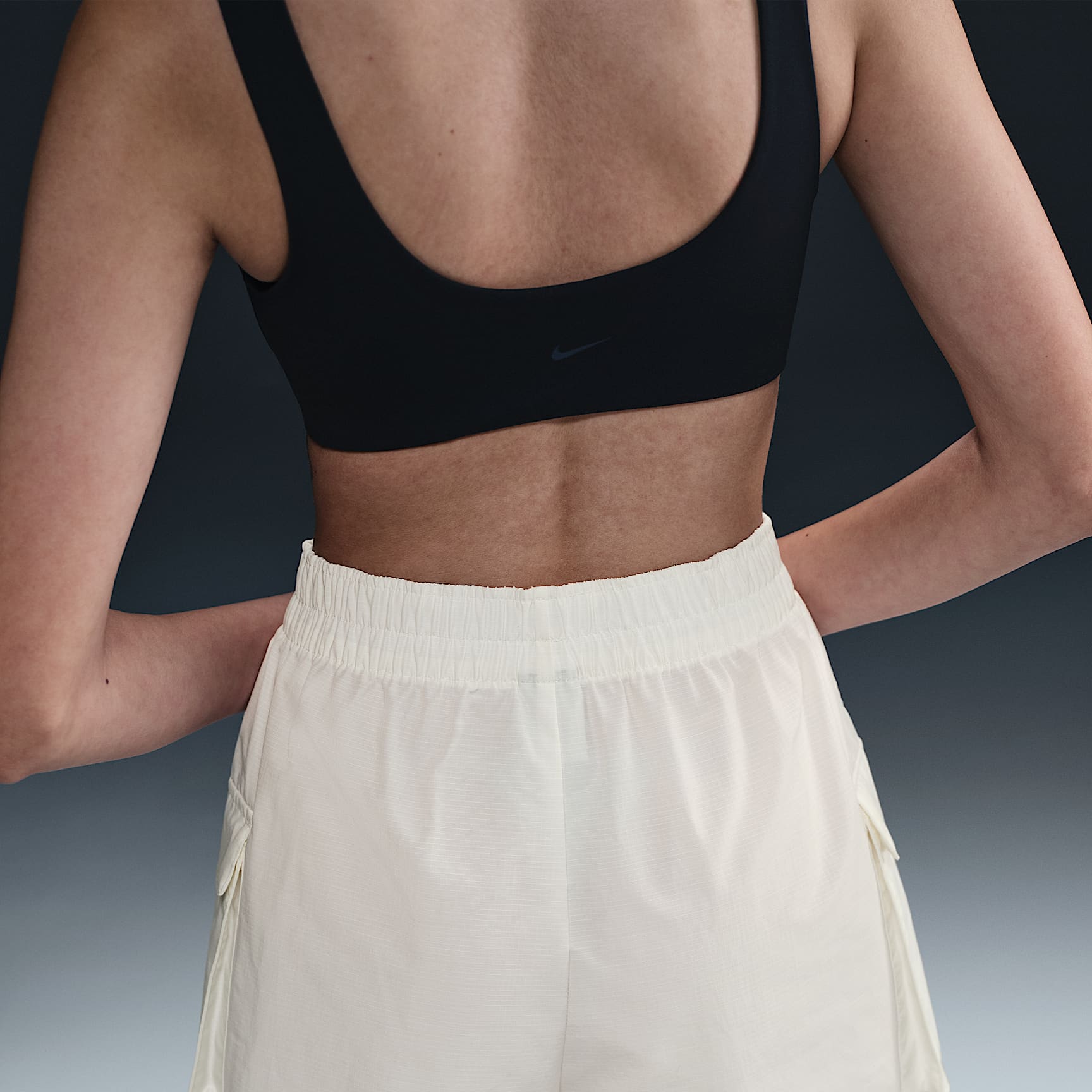 Nike Sportswear Essential Woven Women's High-Waisted 5" Cargo Shorts