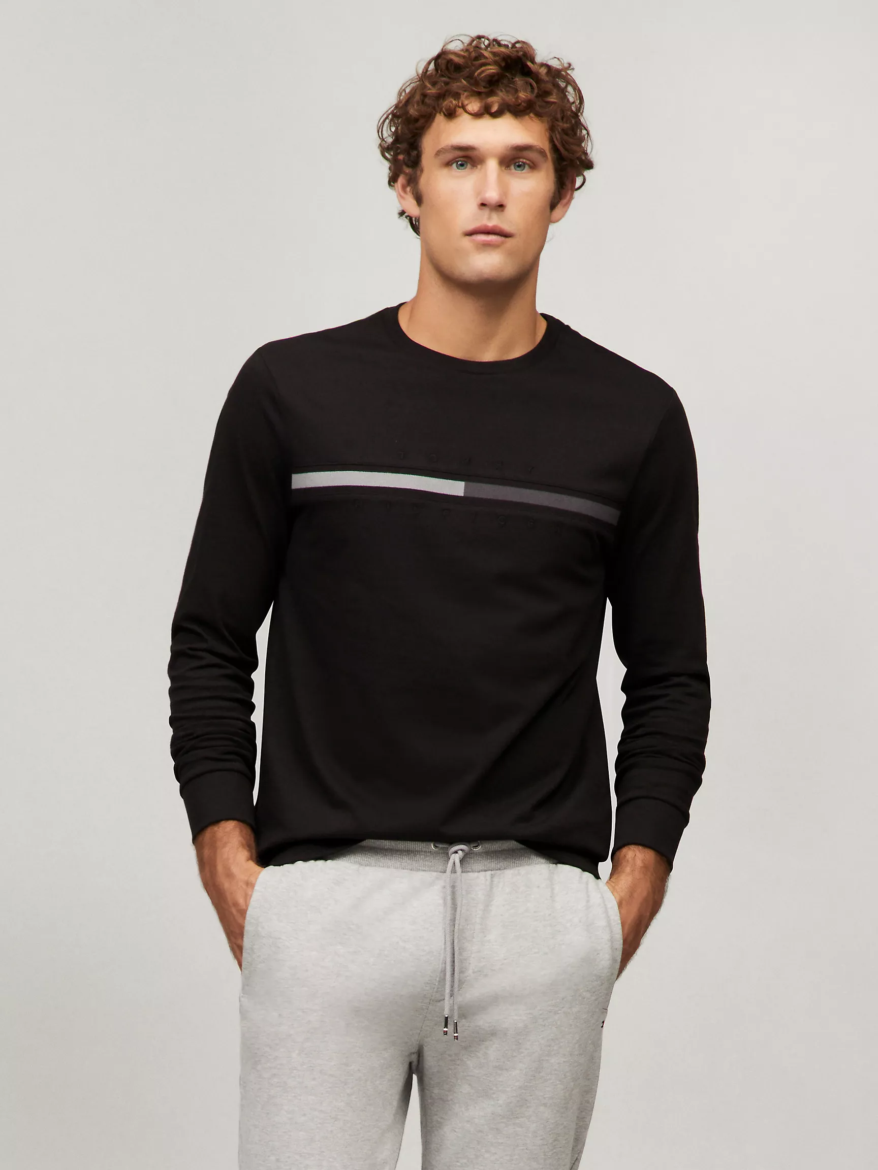 Мужская футболка Tommy Hilfiger, Футболка с длинным рукавом и тональным логотипом флага