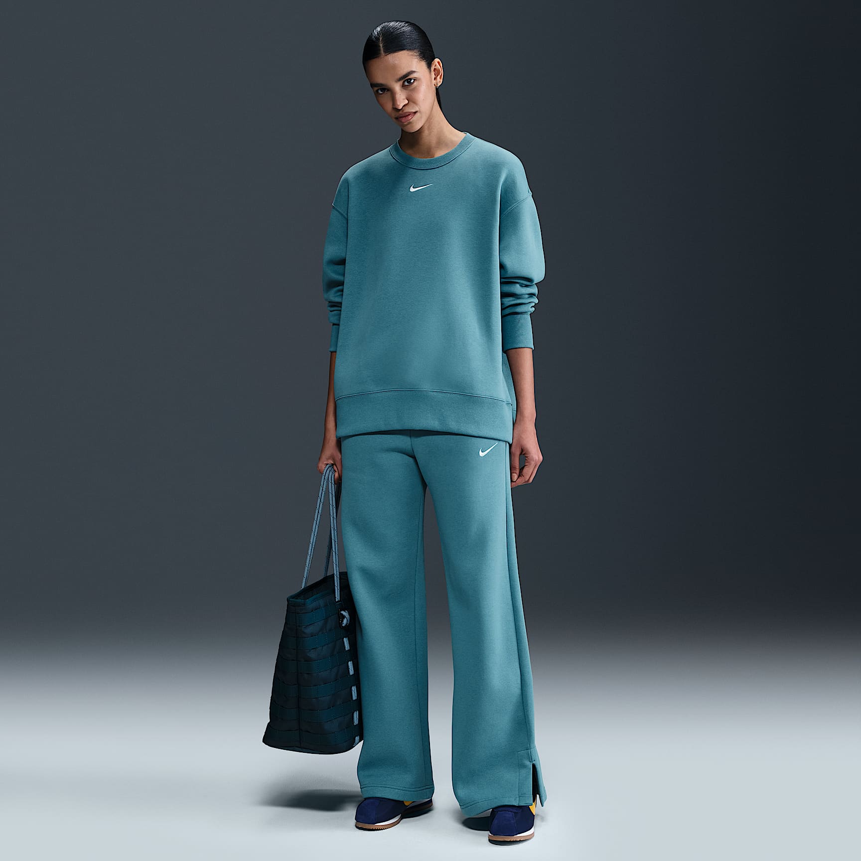 Nike Sportswear Phoenix Fleece Women's Oversized Crew-Neck Sweatshirt