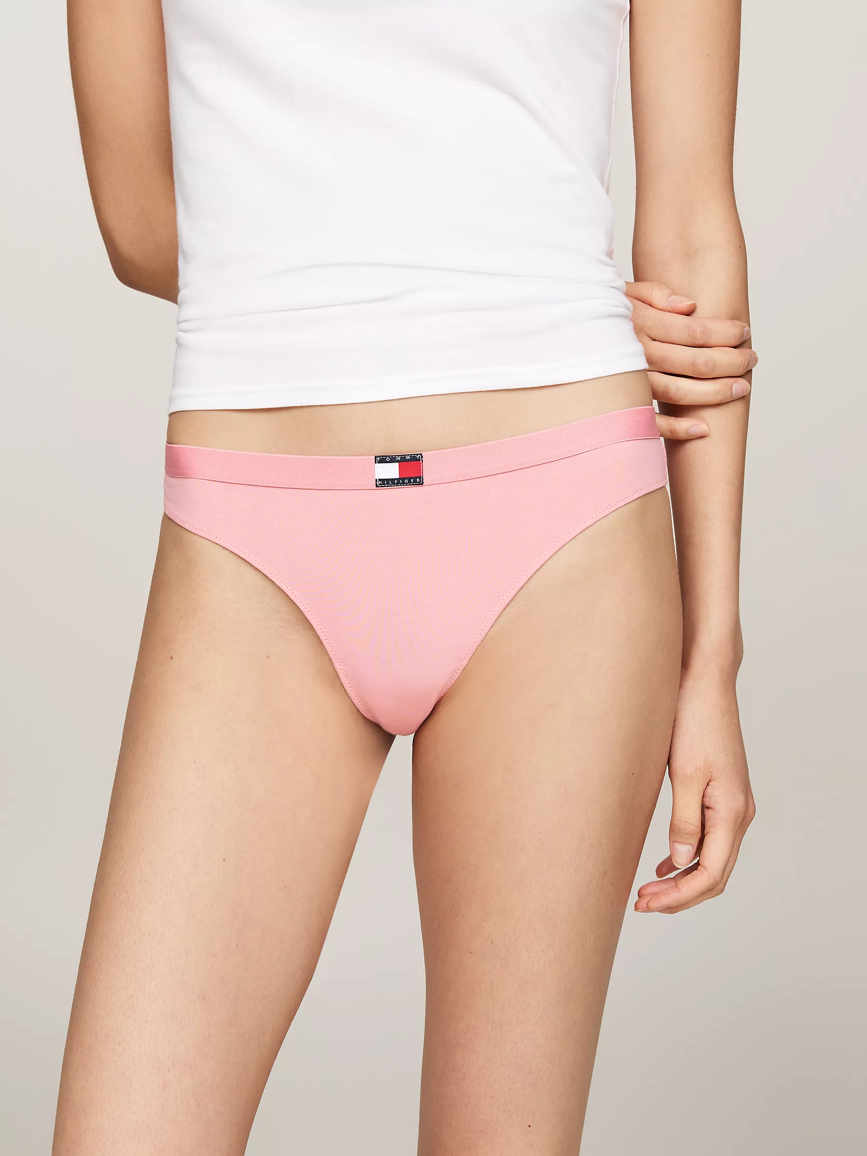 Женское нижнее белье Tommy Hilfiger, Стринги с логотипом флага (набор 5 шт.)