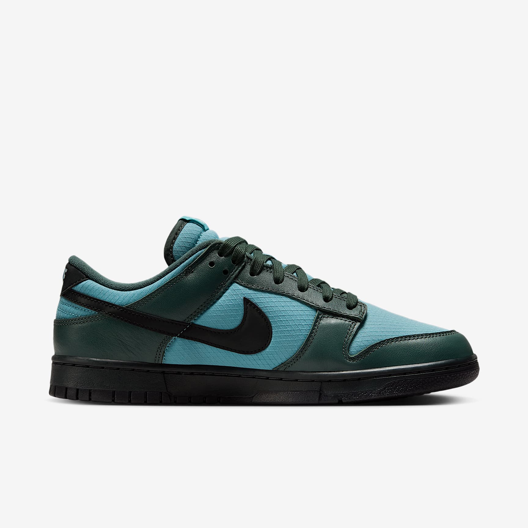 Nike Dunk Low Retro SE Men's Winterized Shoes