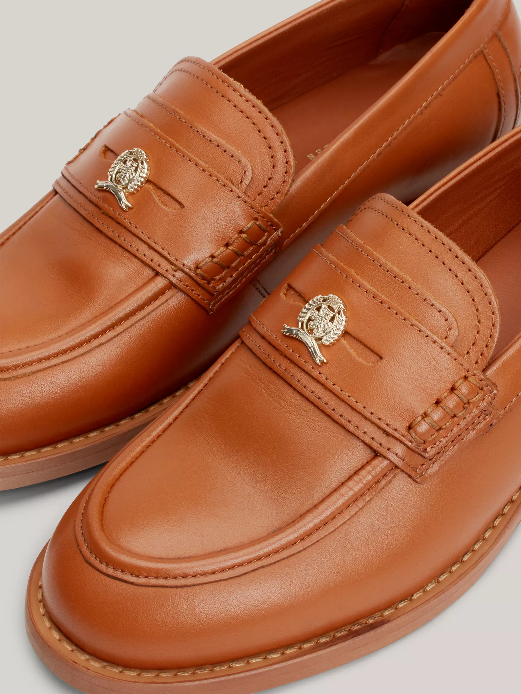 Женская обувь Tommy Hilfiger, Кожаные лоферы Napa с логотипом герба