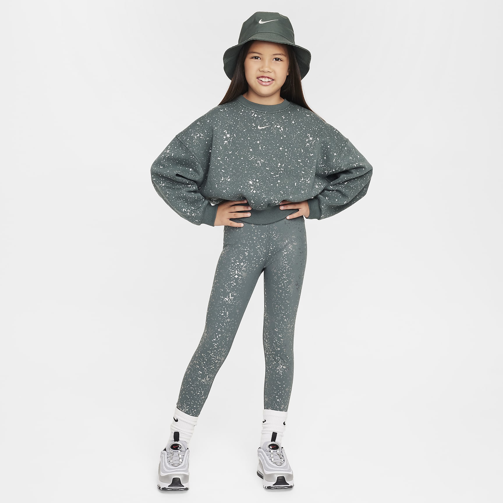 Nike Sportswear Club Fleece Big Kids' (Girls') Crew-Neck Sweatshirt