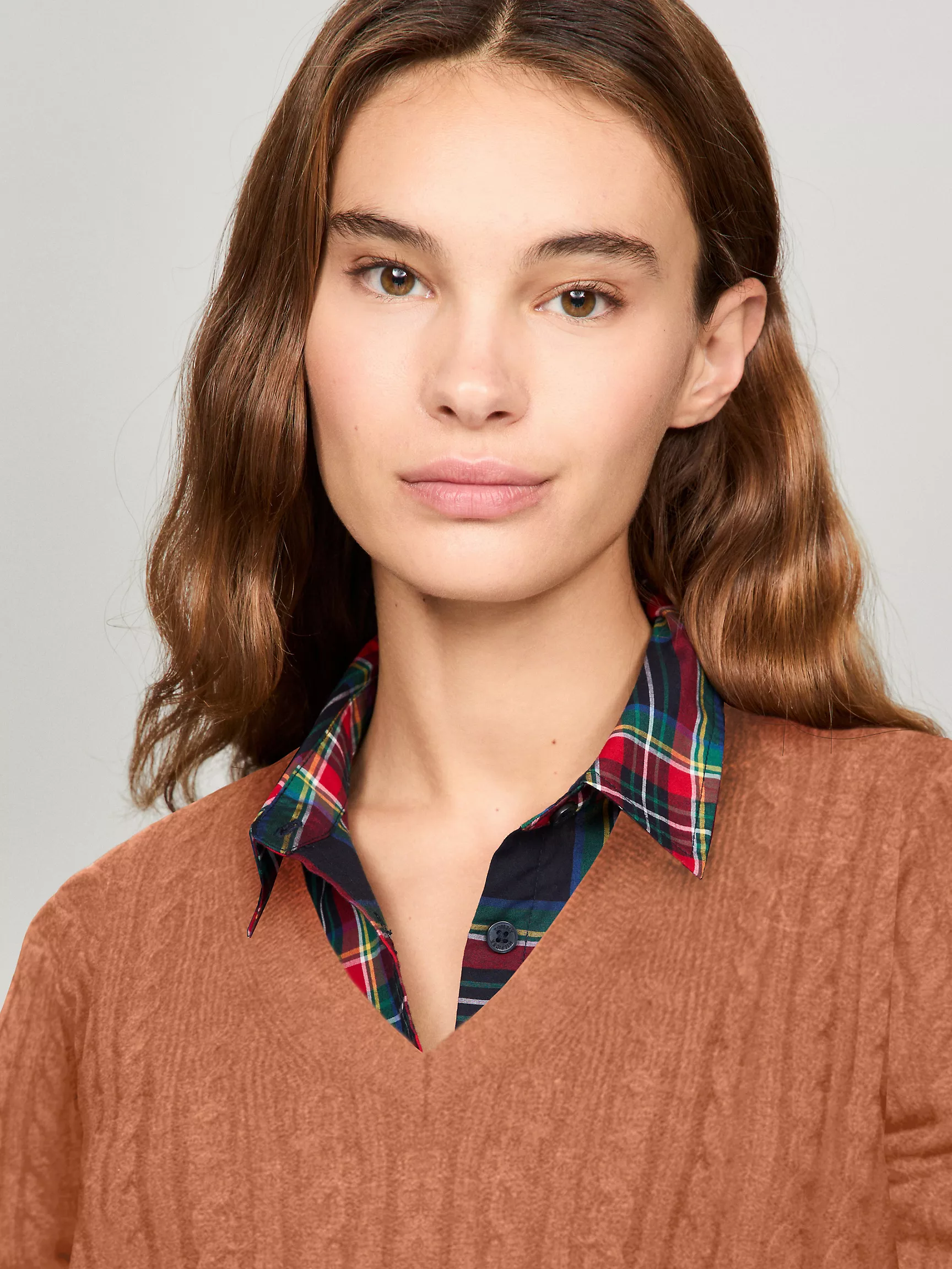 Женский свитер Tommy Hilfiger, Вязаный свитер с V-образным вырезом из шерстяной смеси с узором "косы"