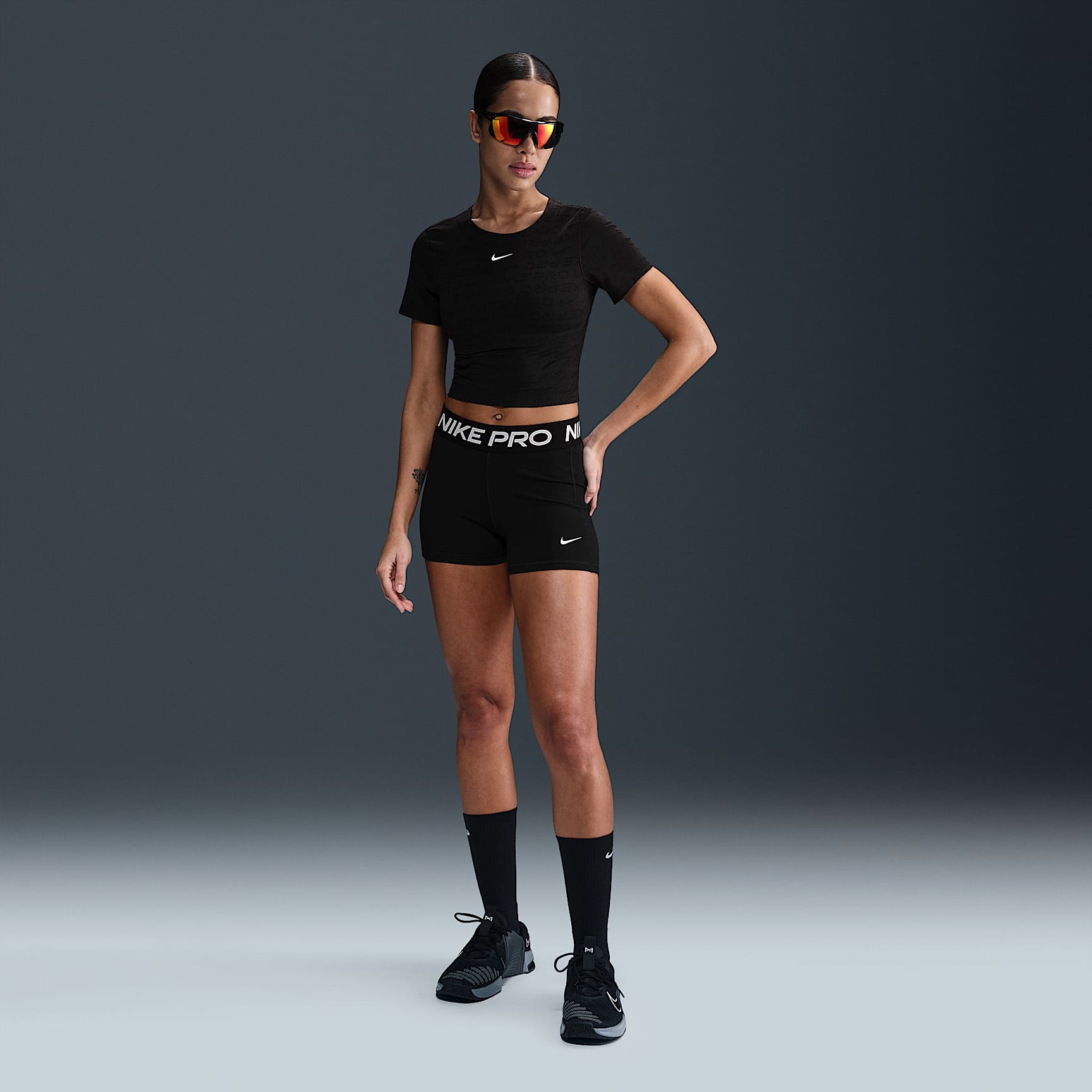 Nike Pro Women's Dri-FIT Short-Sleeve Cropped Jacquard Top