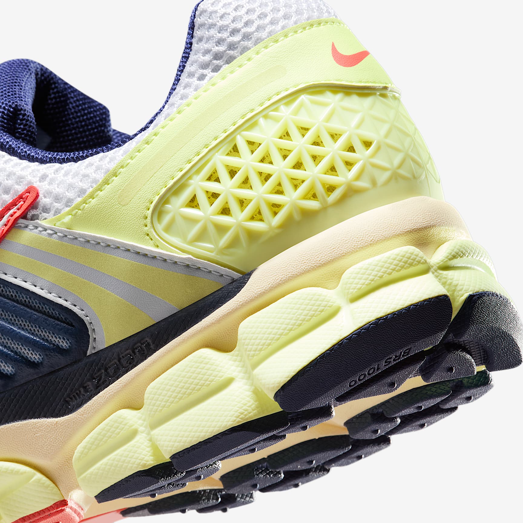 Nike Zoom Vomero 5 Men's Shoes