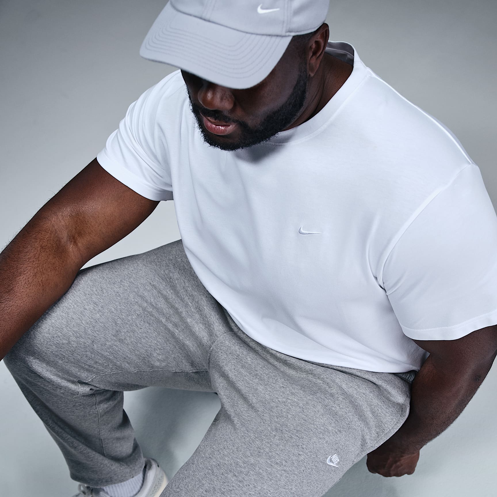 Nike Club Men's Cuffed Brushed Fleece Pants