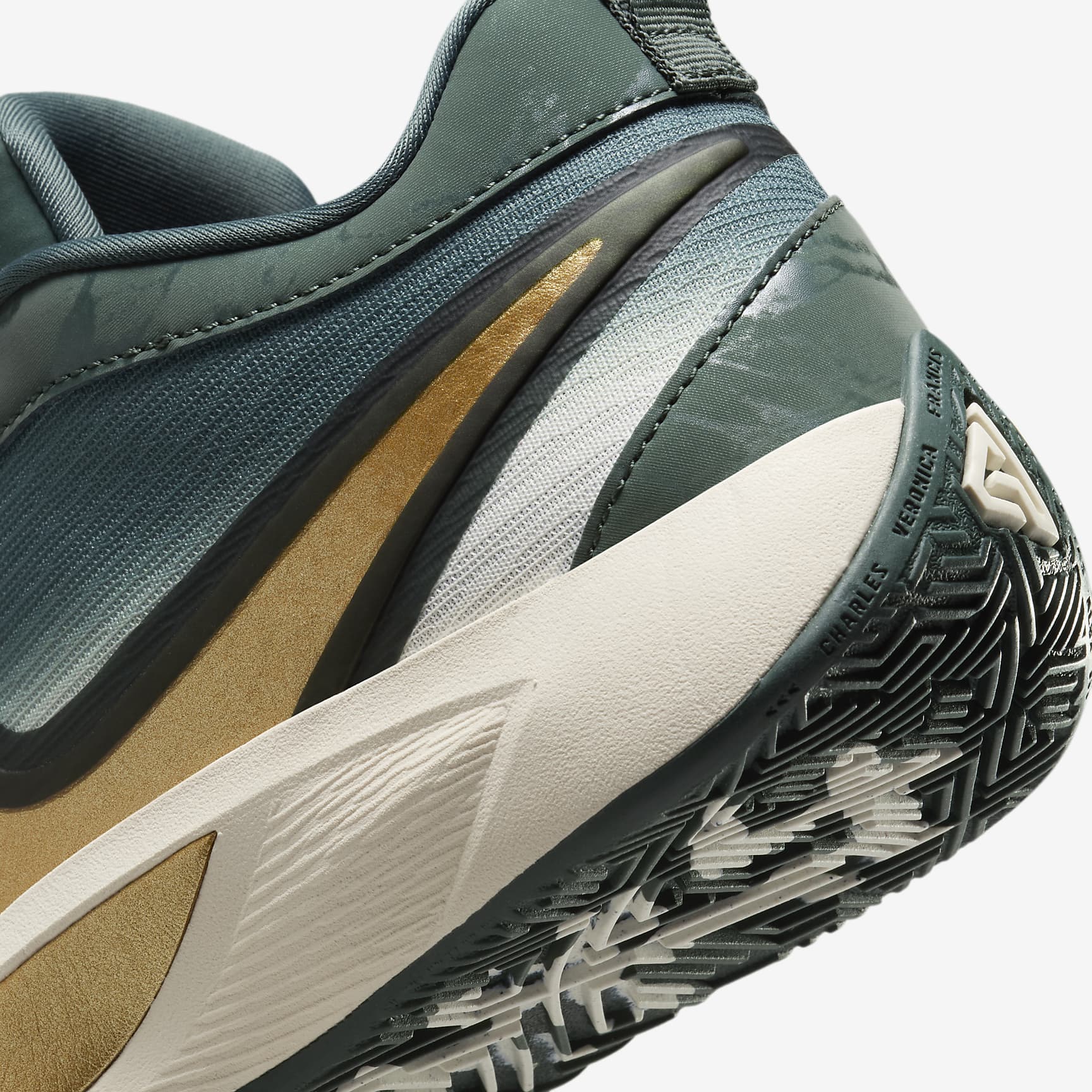 Giannis Freak 6 Big Kids' Basketball Shoes