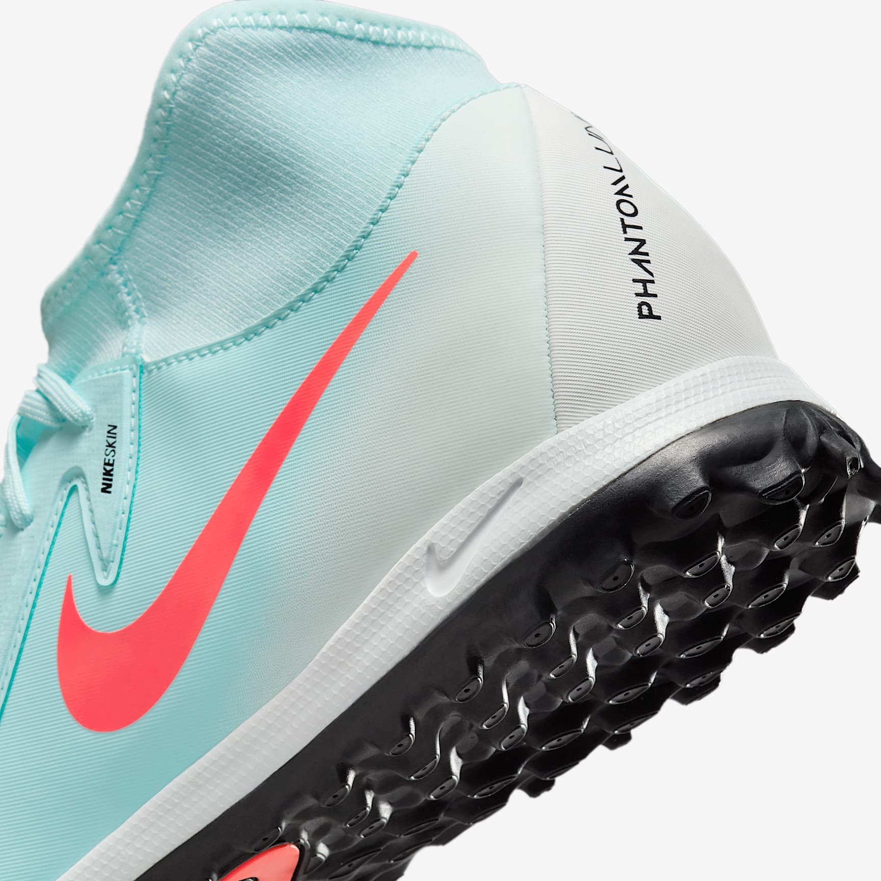 Nike Phantom Luna 2 Academy TF High-Top Soccer Shoes