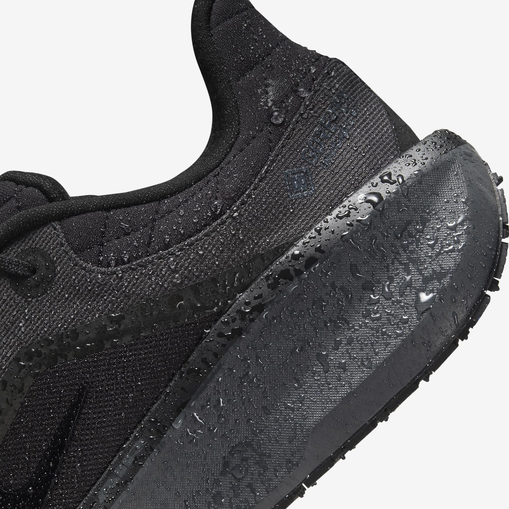 Nike Winflo 11 GORE-TEX Men's Waterproof Road Running Shoes