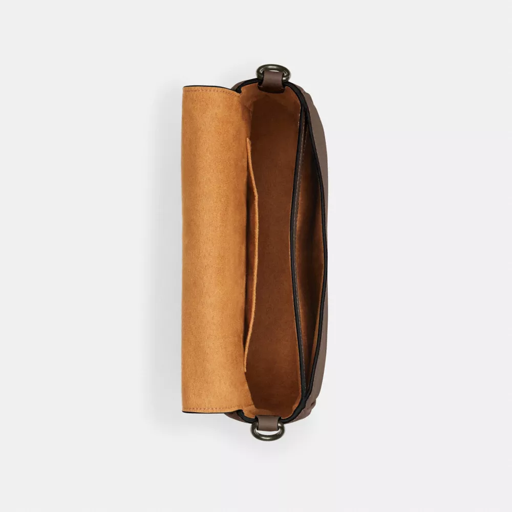 Сумка COACH Amelia Saddle Bag