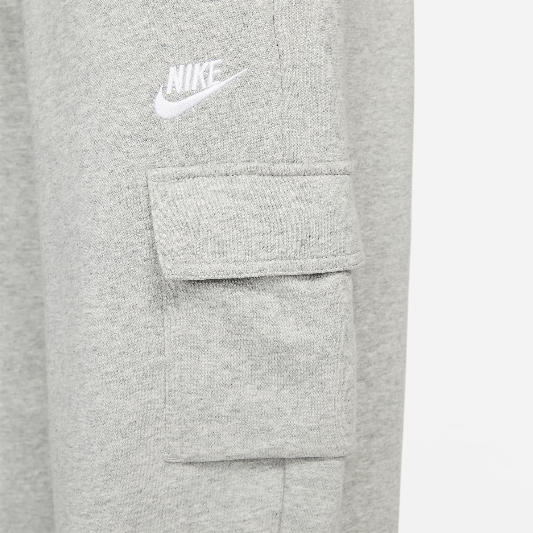 Nike Sportswear Club Fleece Women's Mid-Rise Oversized Cargo Sweatpants