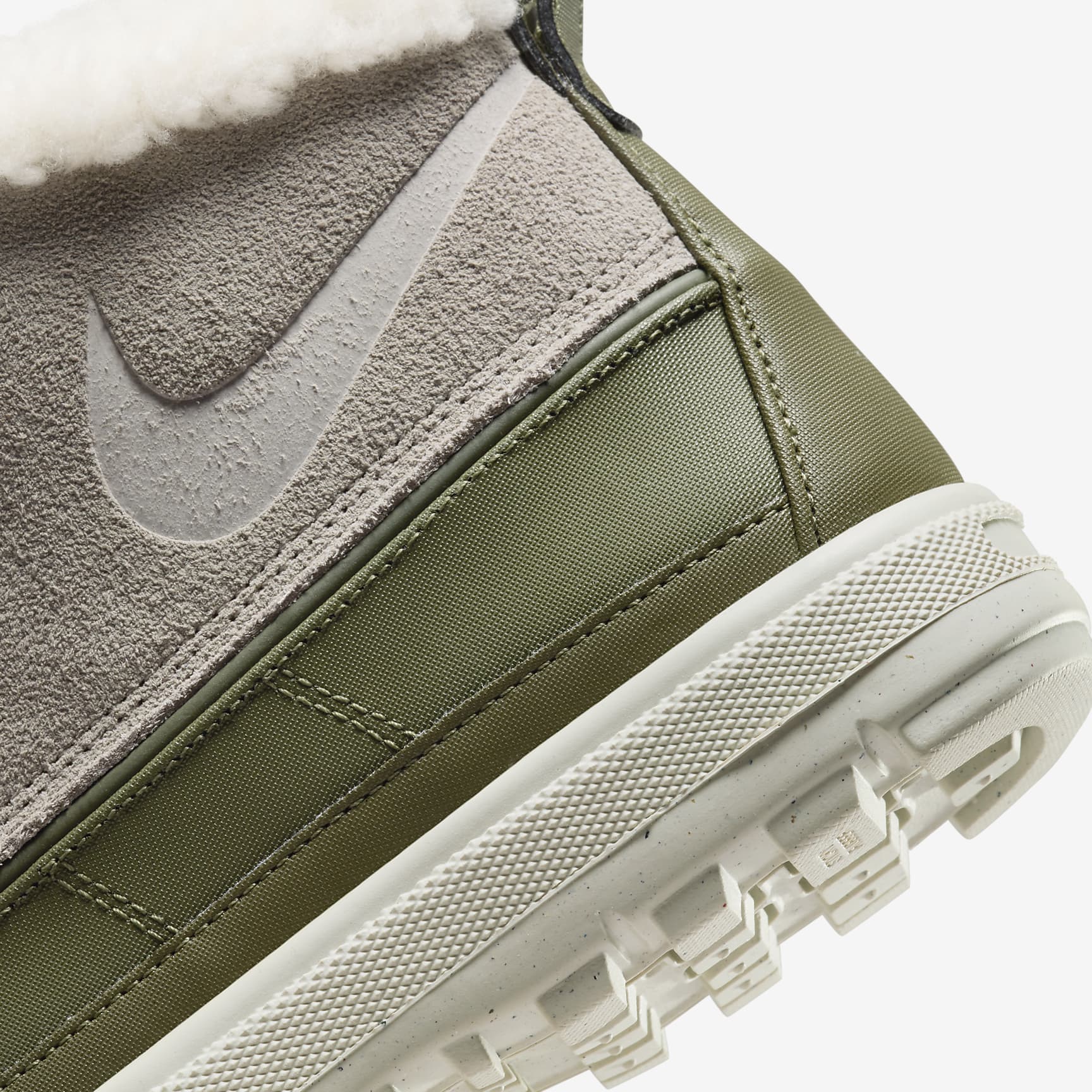 Nike Woodside Chukka 2 Women's Boots
