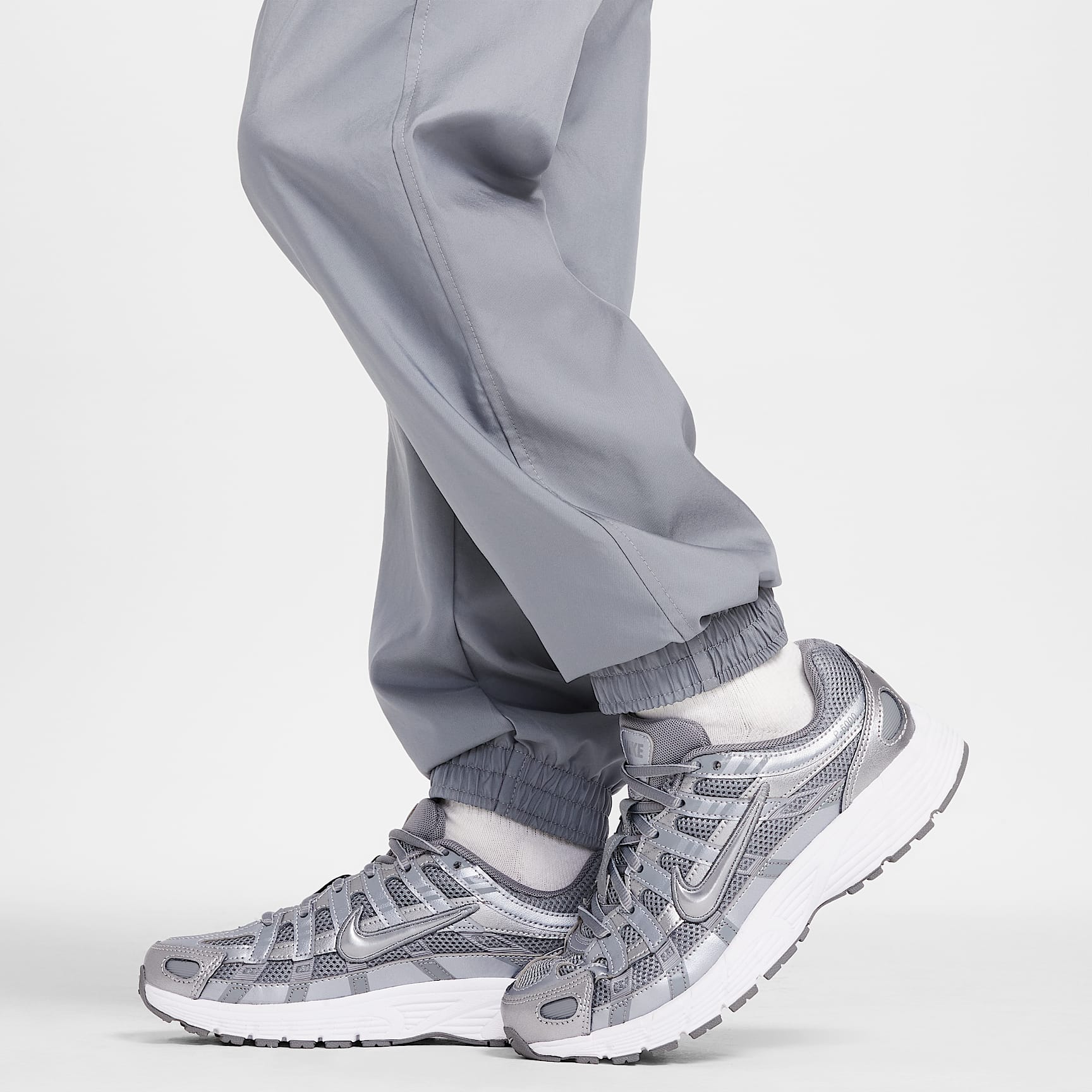 Nike Sportswear Club Big Kids' Woven Joggers