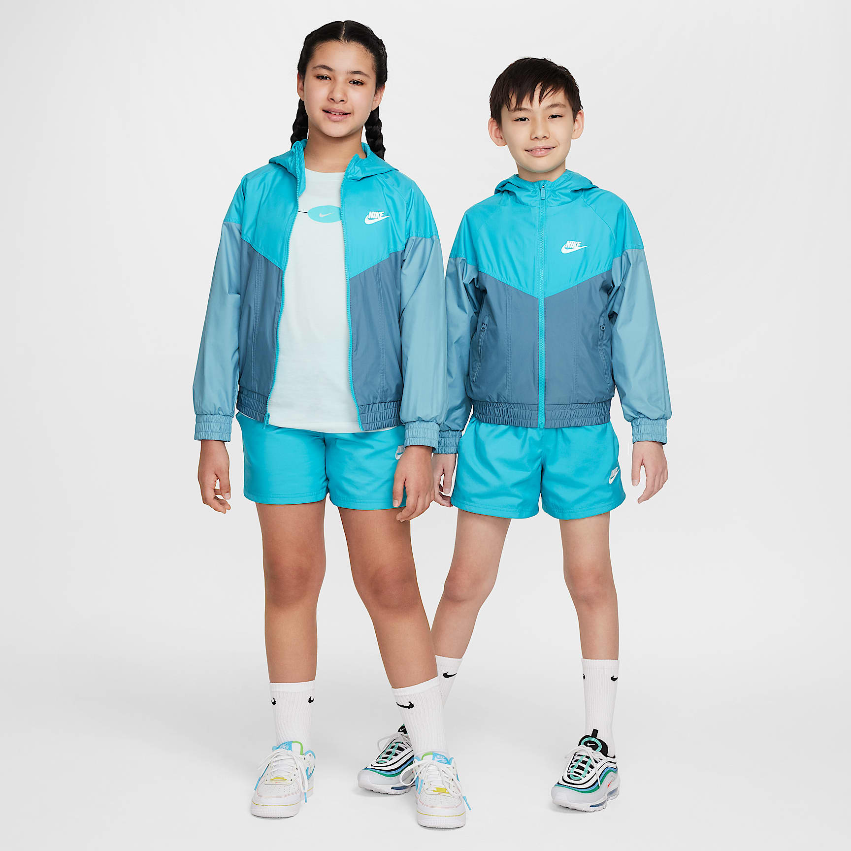 Nike Sportswear Windrunner Big Kids' Hooded Repel Jacket