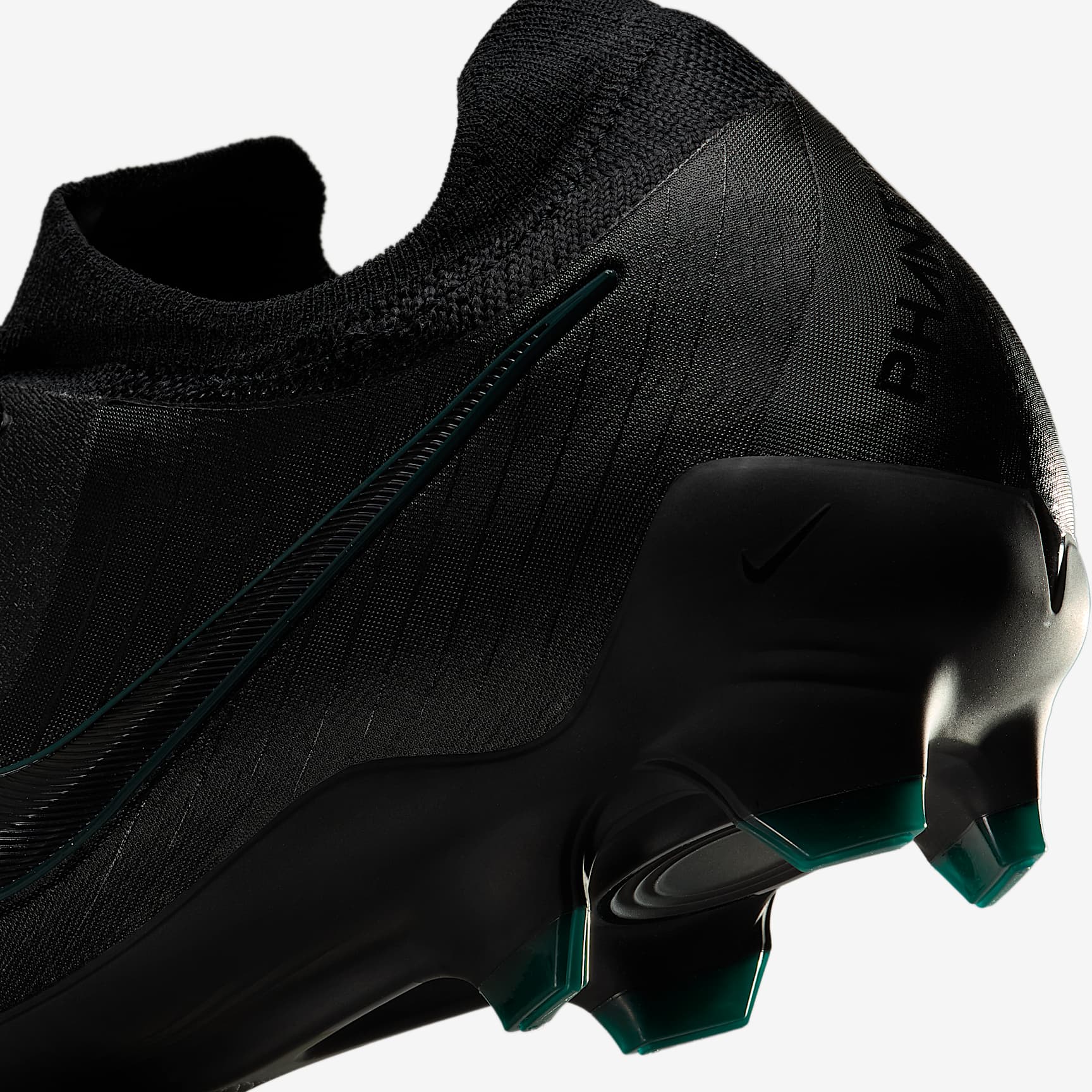 Nike Phantom GX 2 Pro FG Low-Top Soccer Cleats