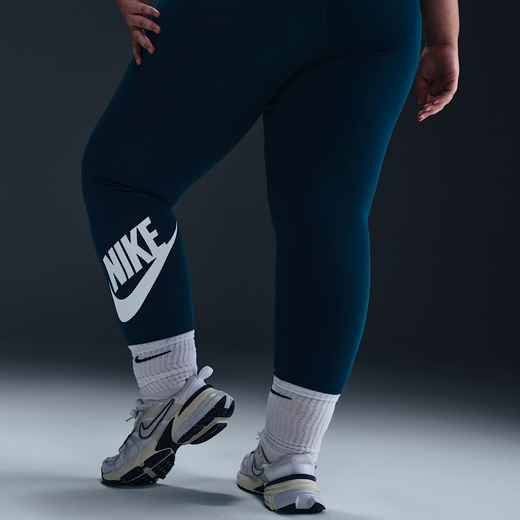 Nike Sportswear Classics Women's High-Waisted Graphic Leggings (Plus Size)