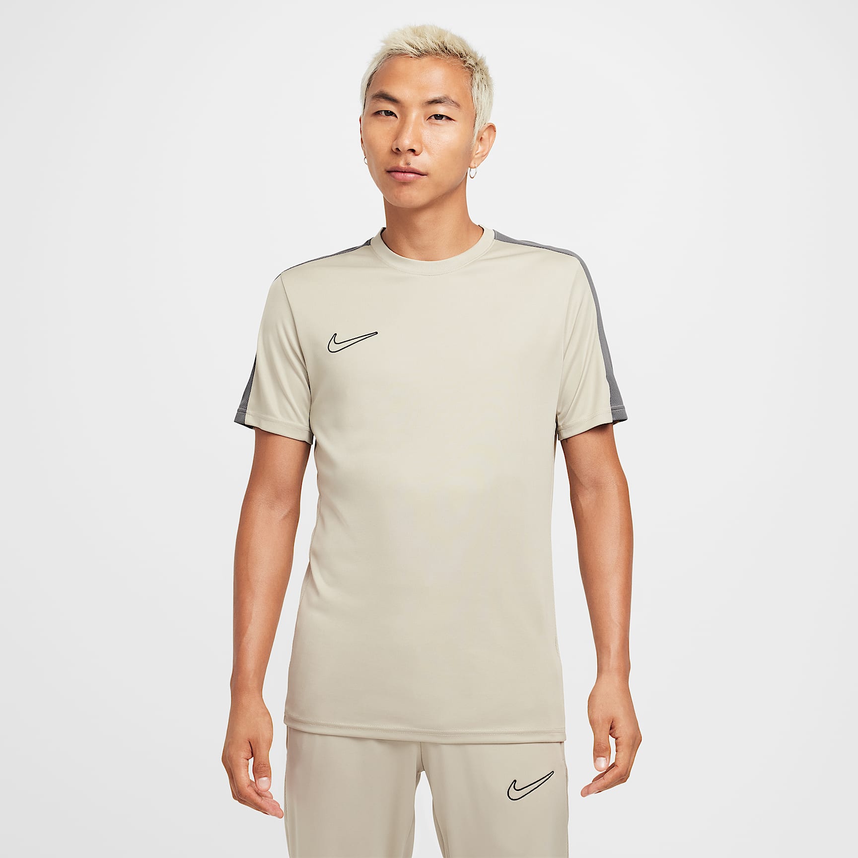 Nike Academy Men's Dri-FIT Short-Sleeve Soccer Top