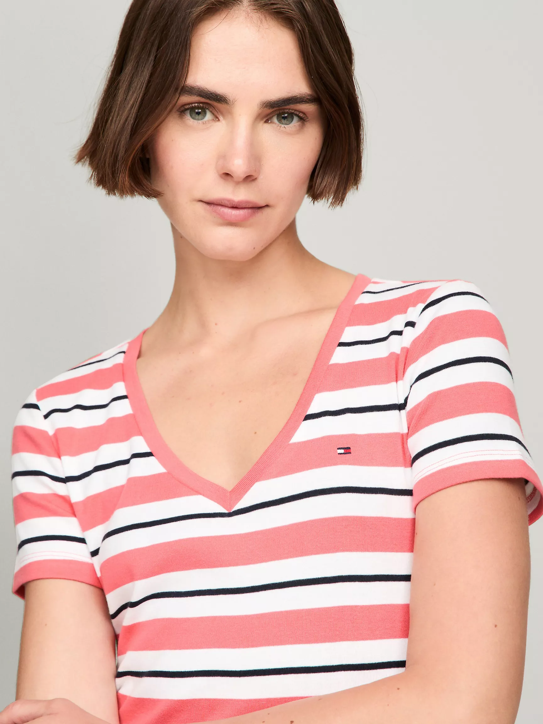 Женская футболка Tommy Hilfiger, Любимая футболка в полоску с V-образным вырезом