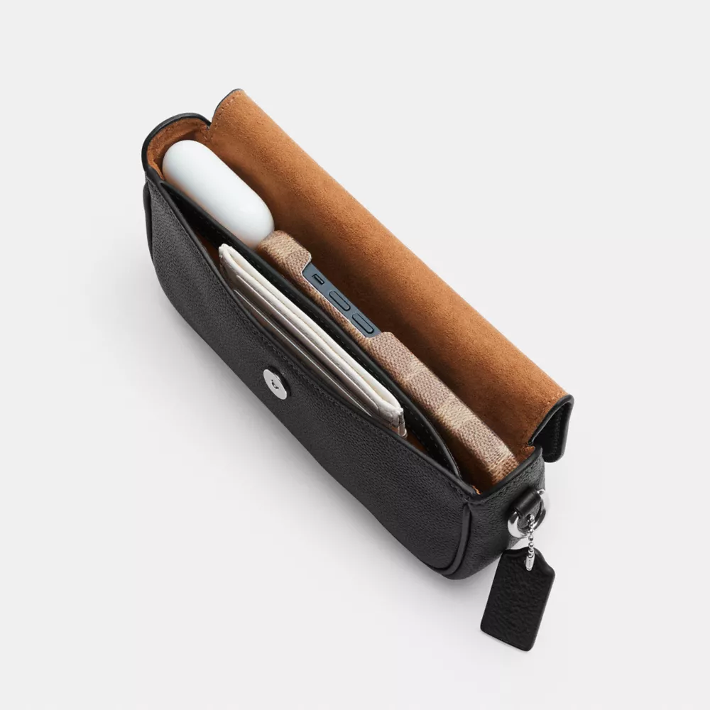 Сумка COACH Hailey Flap Bag In Signature Canvas