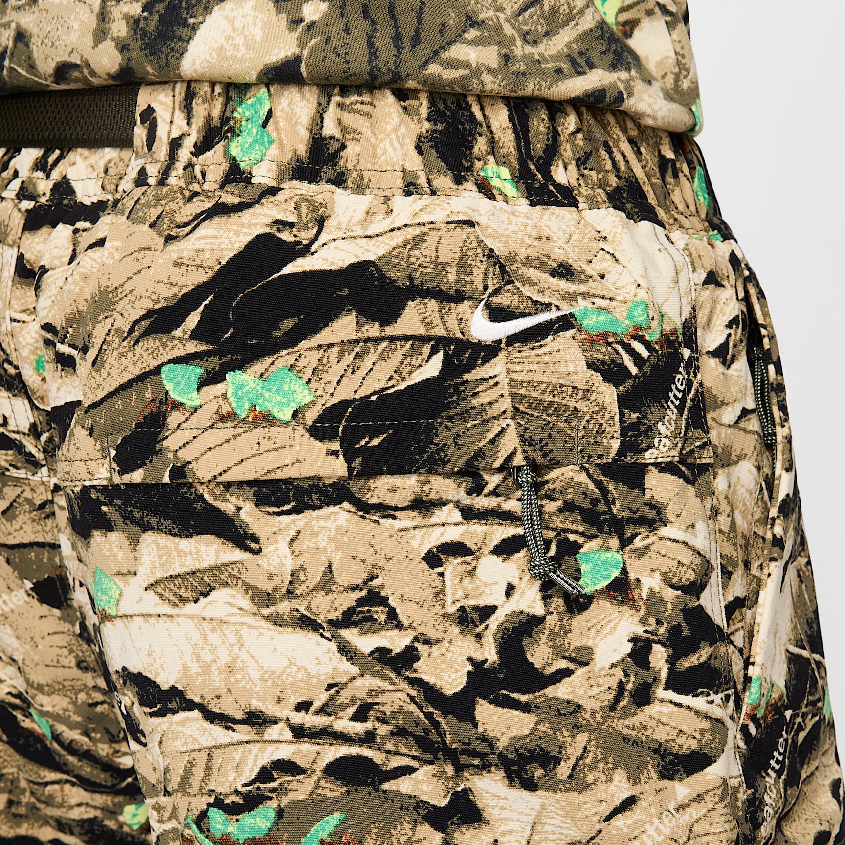 Nike ACG "Smith Summit" Water-Repellent UV Cargo Pants