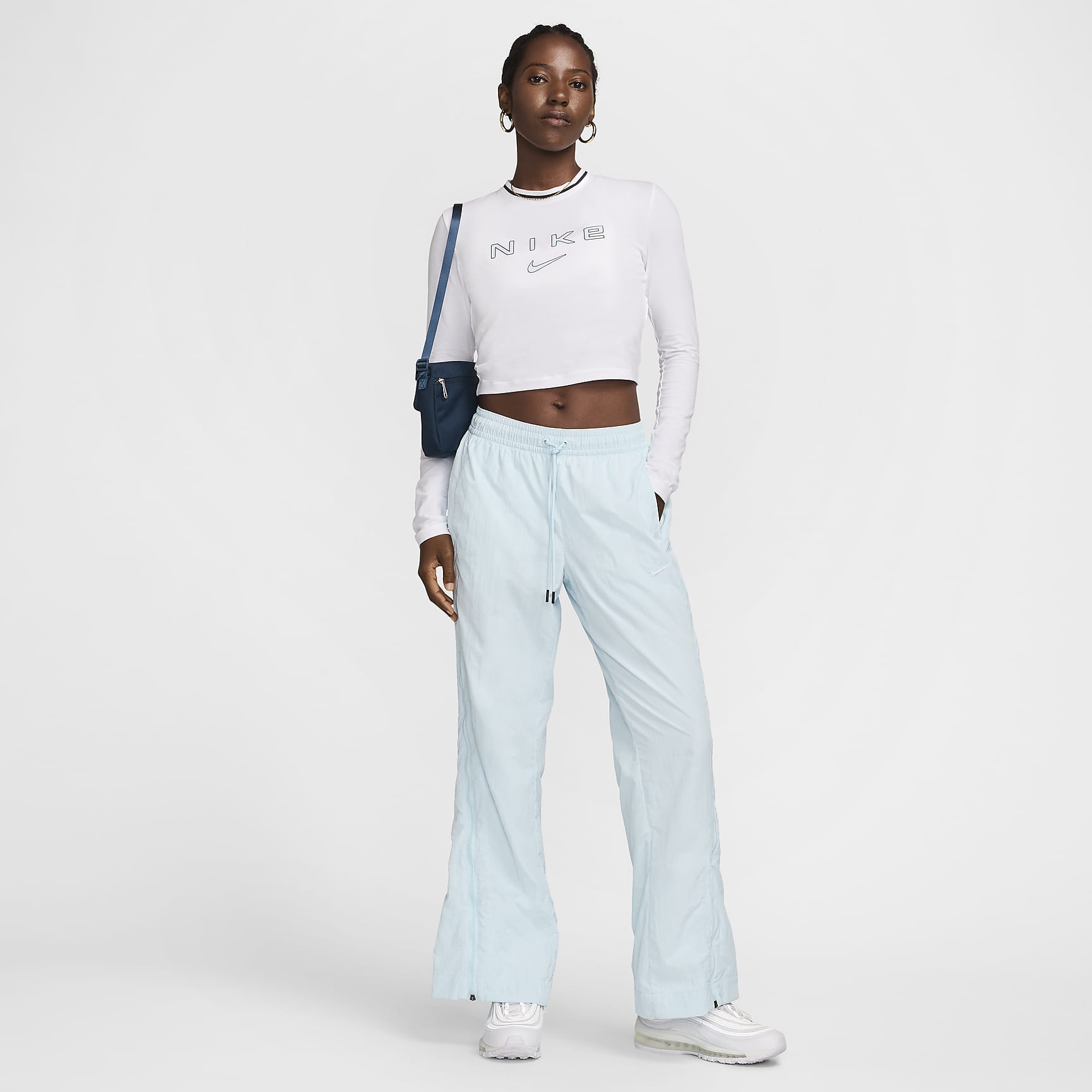 Nike Sportswear Chill Knit Women's Slim Long-Sleeve Cropped Graphic T-Shirt