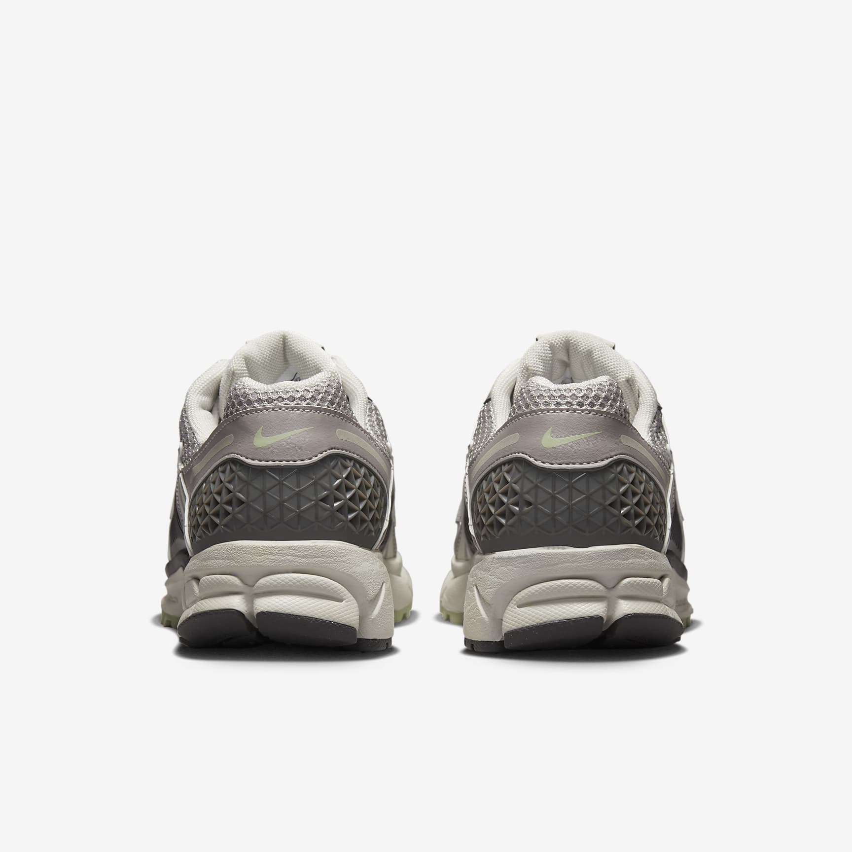 Nike Zoom Vomero 5 Women's Shoes