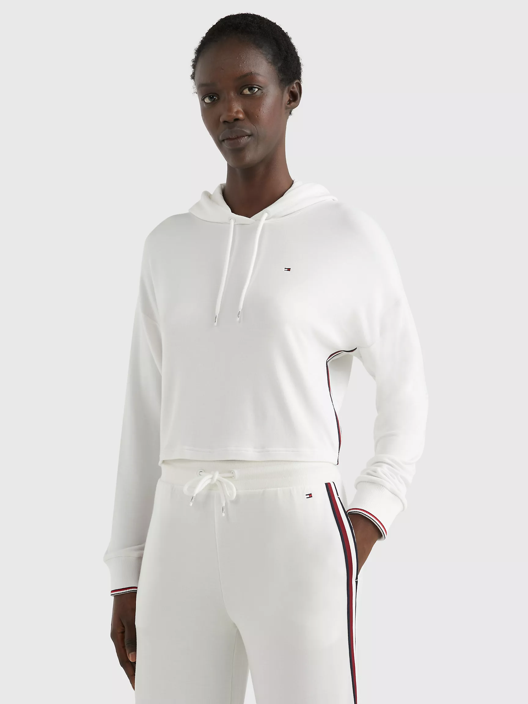 Женское худи Tommy Hilfiger, Укороченное худи для отдыха с полосатым логотипом