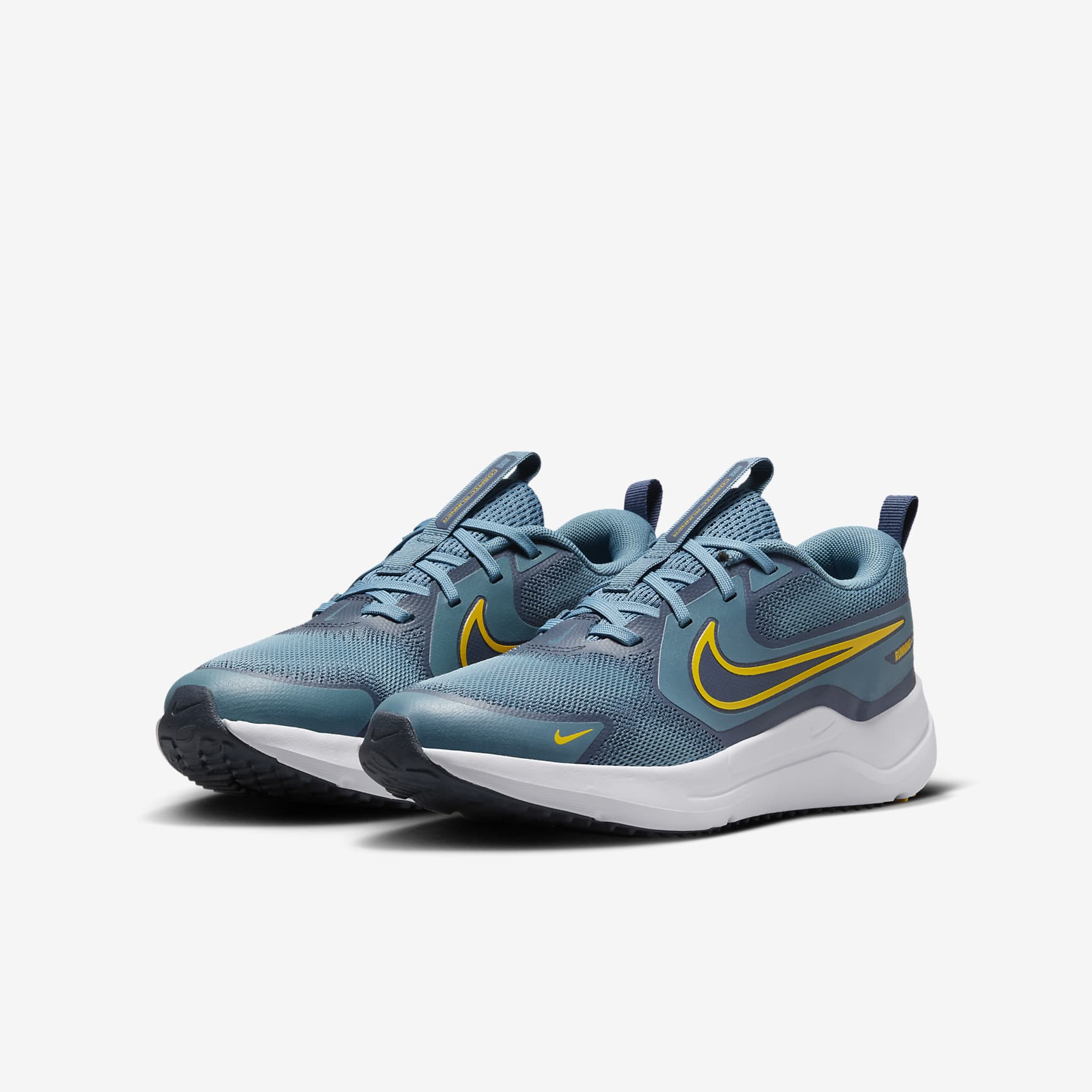 Nike Cosmic Runner Big Kids' Road Running Shoes