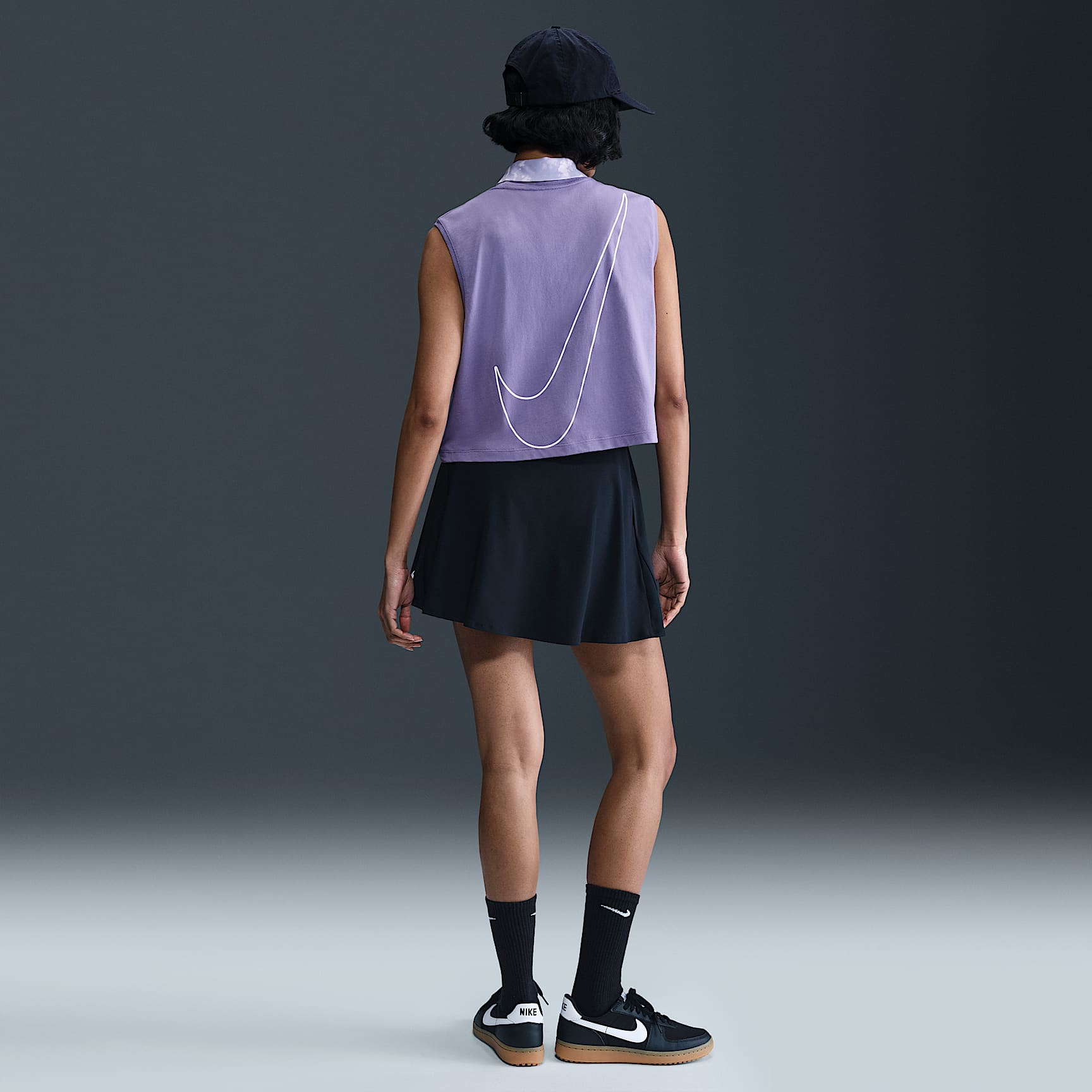 Nike Sportswear Club Women's Sleeveless Cropped Graphic T-Shirt