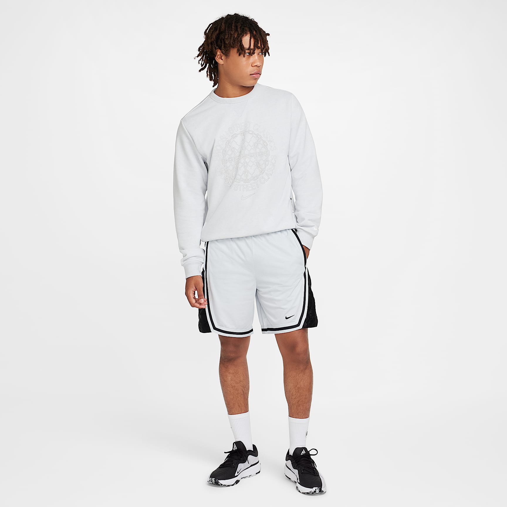 Nike Standard Issue Men's Dri-FIT Basketball Crew-Neck Sweatshirt