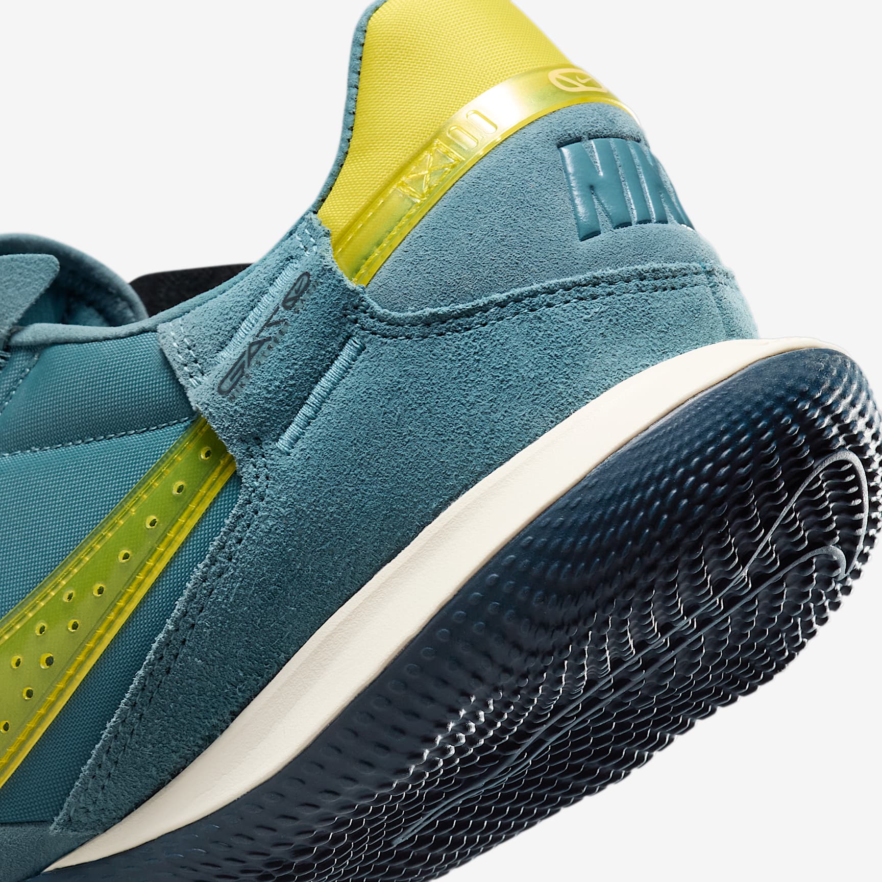 Nike Streetgato Low-Top Soccer Shoes