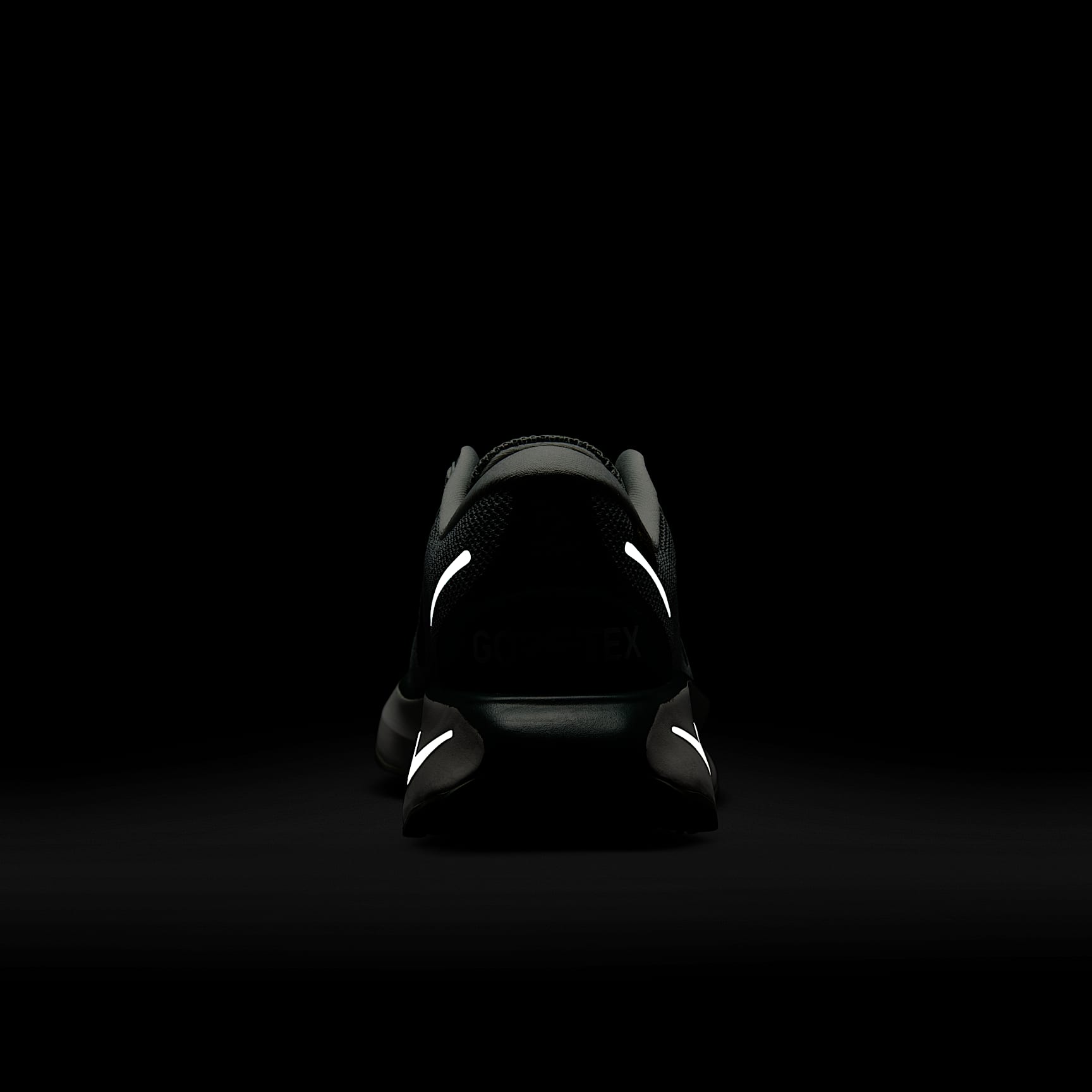 Nike Motiva GORE-TEX Women's Waterproof Walking Shoes