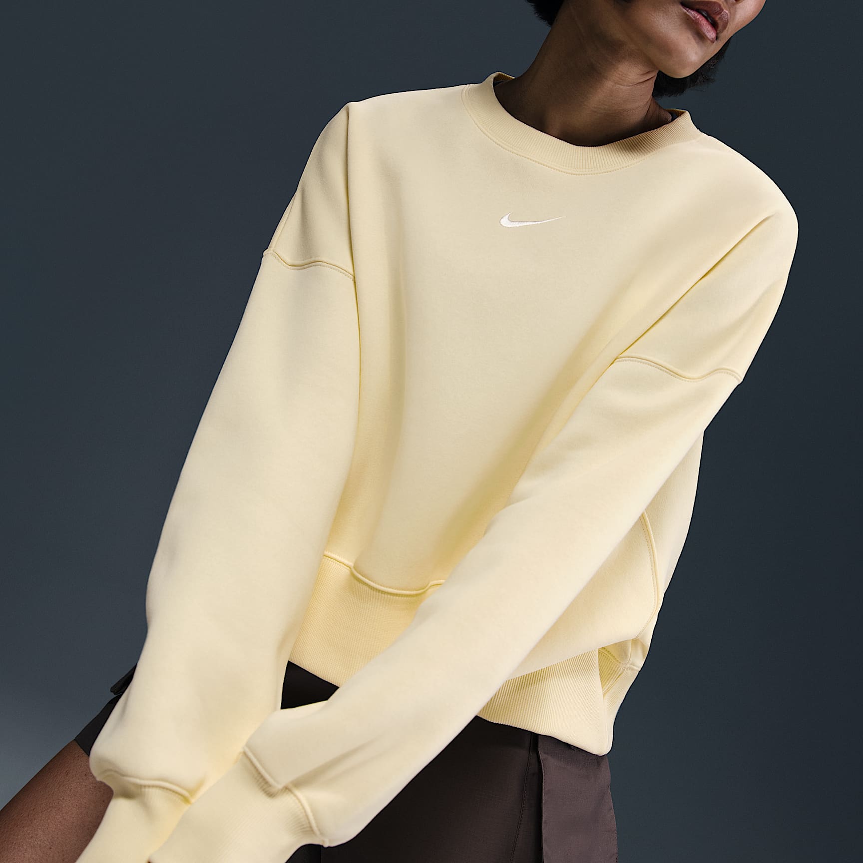 Nike Sportswear Phoenix Fleece Women's Over-Oversized Crew-Neck Sweatshirt