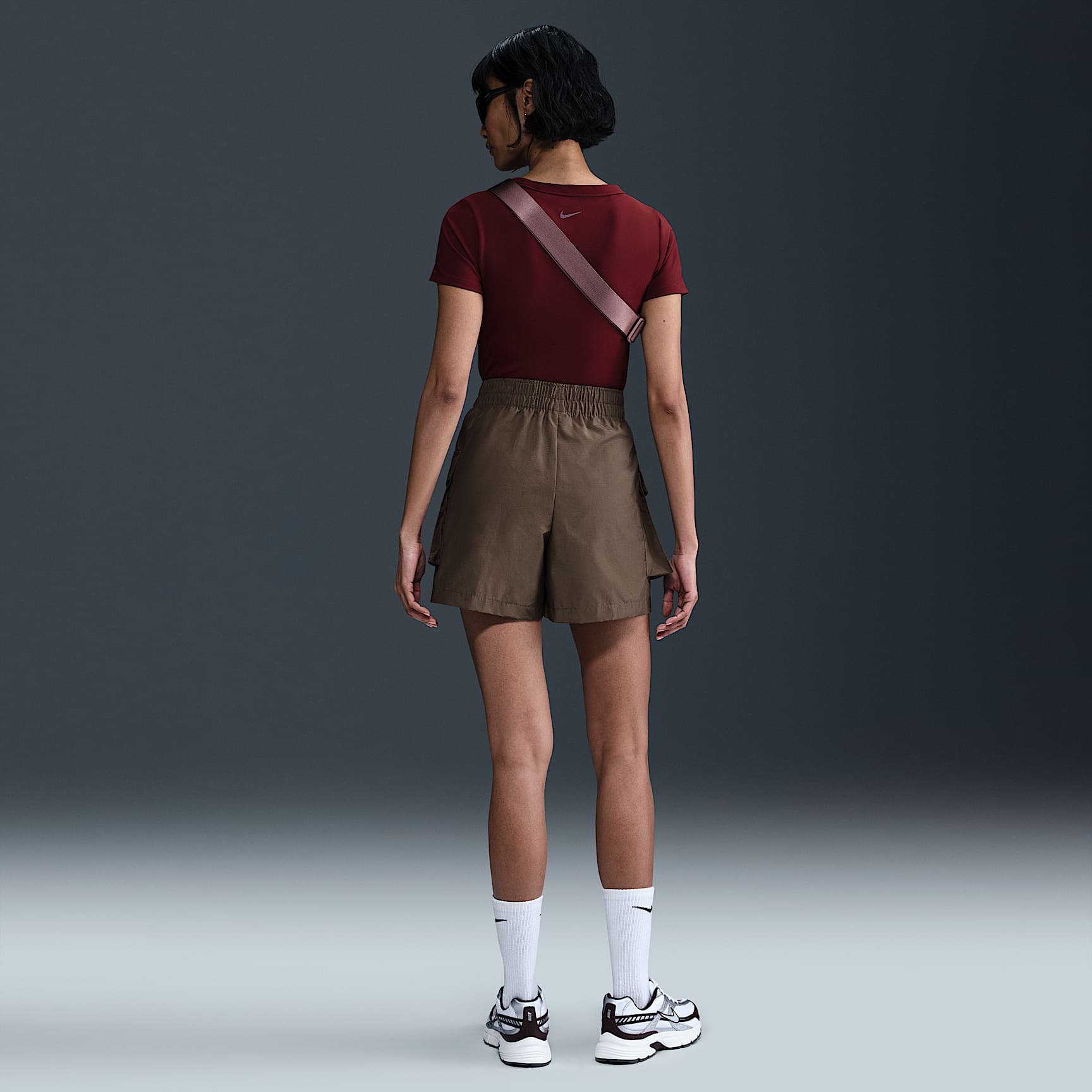 Nike Sportswear Essential Woven Women's High-Waisted 5" Cargo Shorts