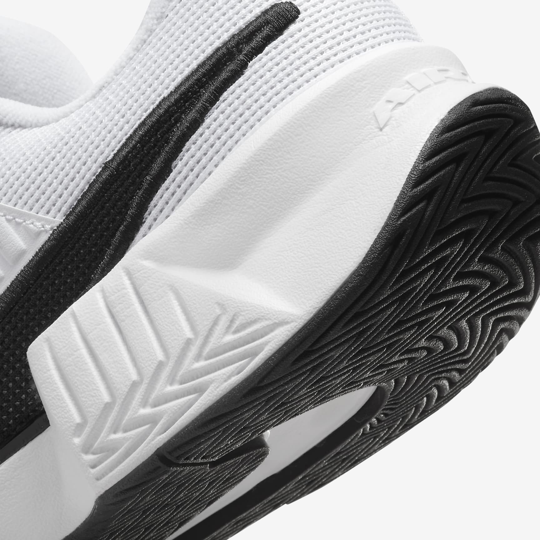 Nike GP Challenge Pro Women's Hard Court Tennis Shoes