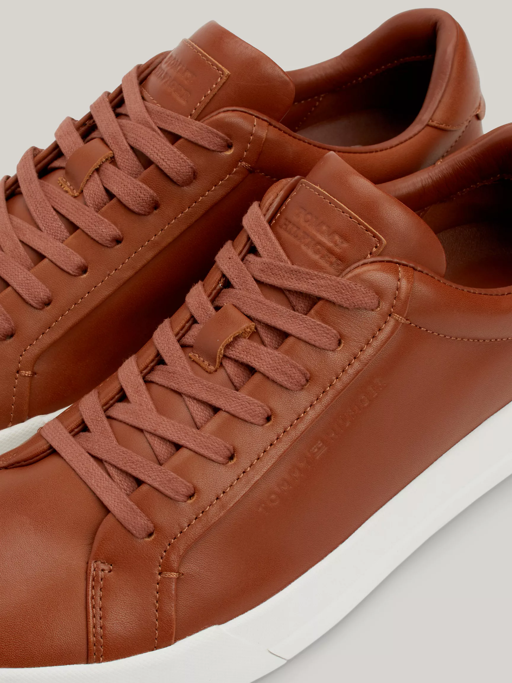 Мужские кроссовки Tommy Hilfiger, Кожаные кеды с чашеобразной подошвой