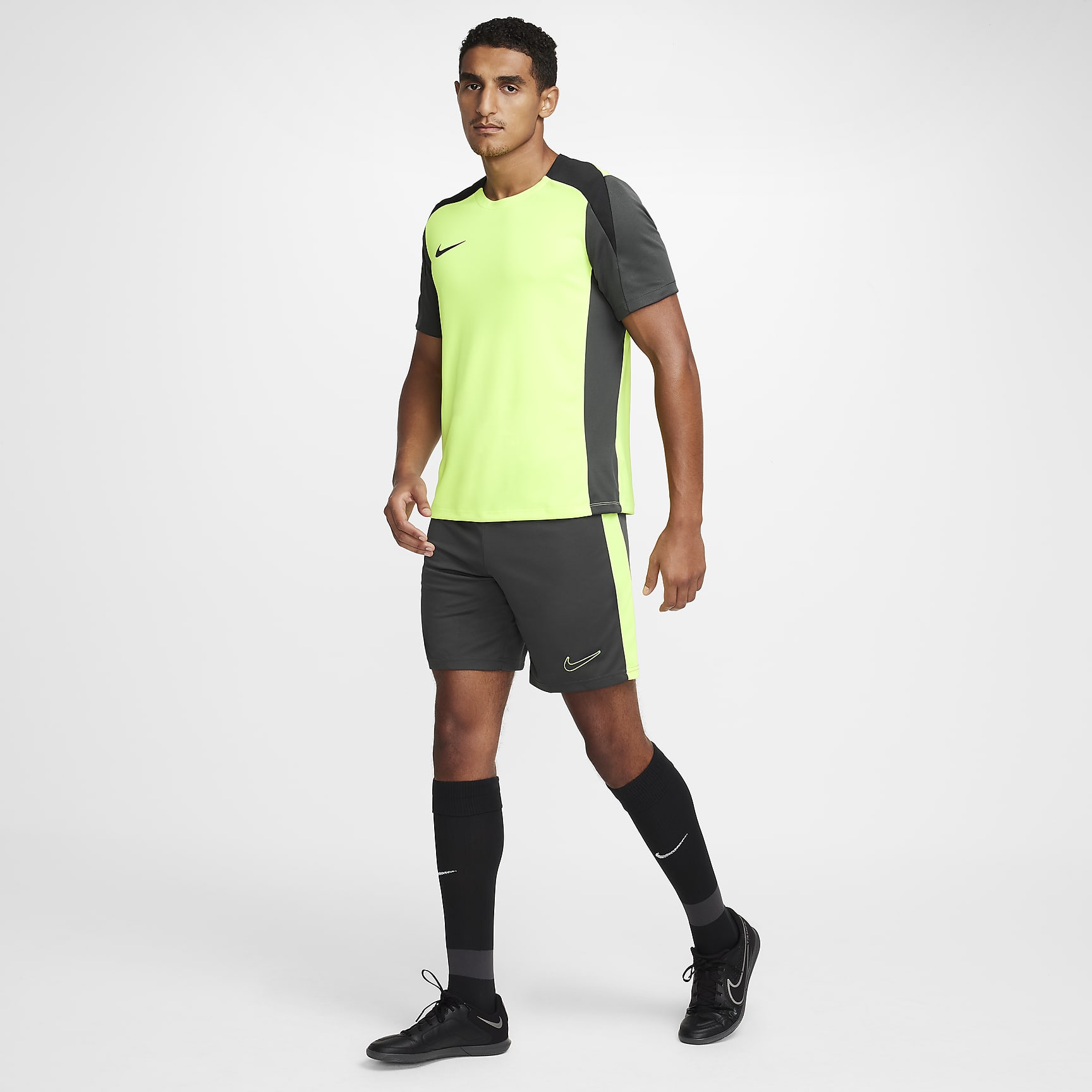 Nike Dri-FIT Academy Men's Dri-FIT Soccer Shorts