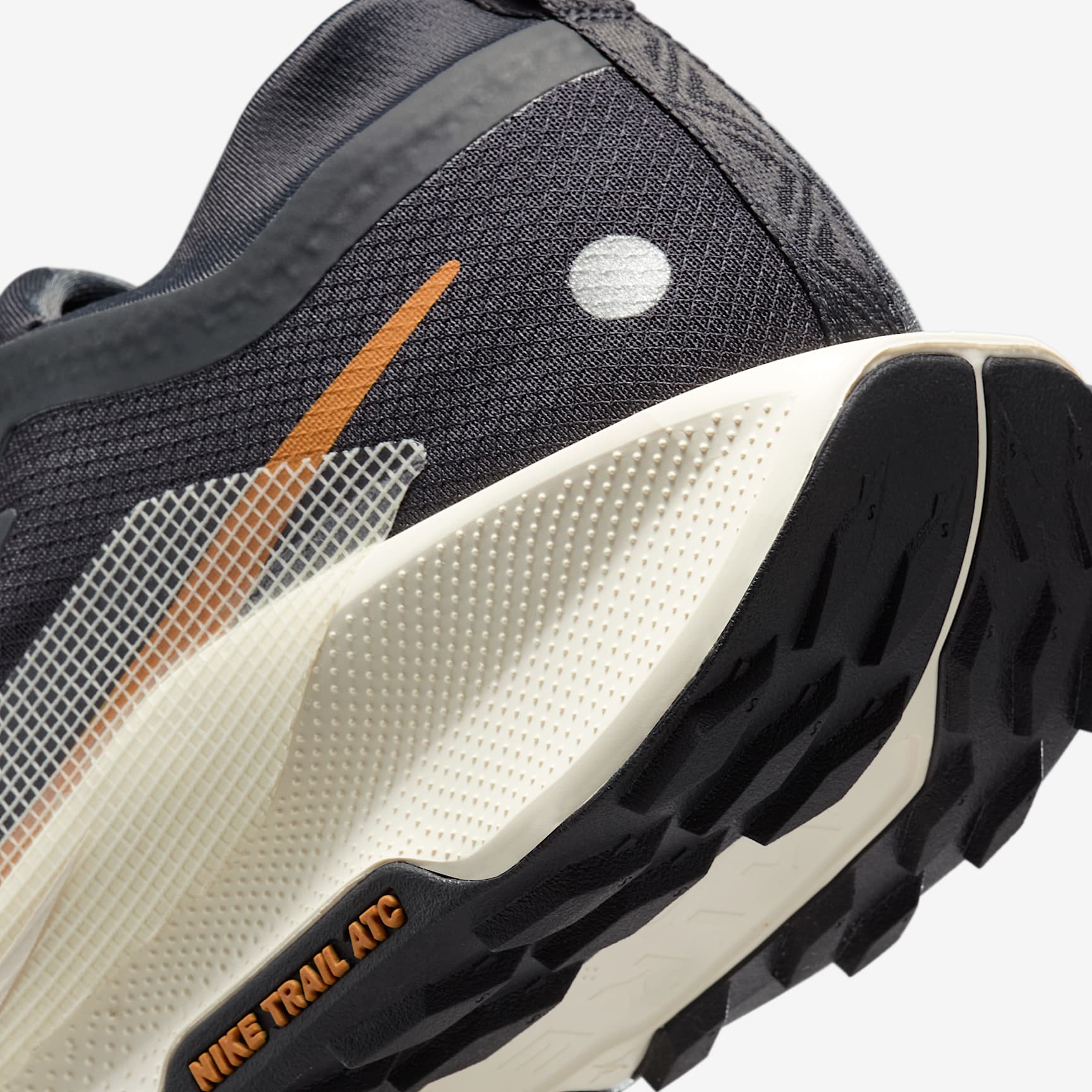 Nike Pegasus Trail 5 GORE-TEX Men's Waterproof Trail Running Shoes
