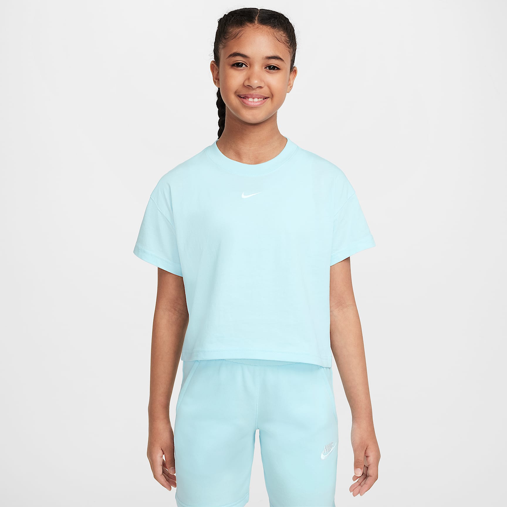 Nike Sportswear Essential Big Kids' (Girls') T-Shirt
